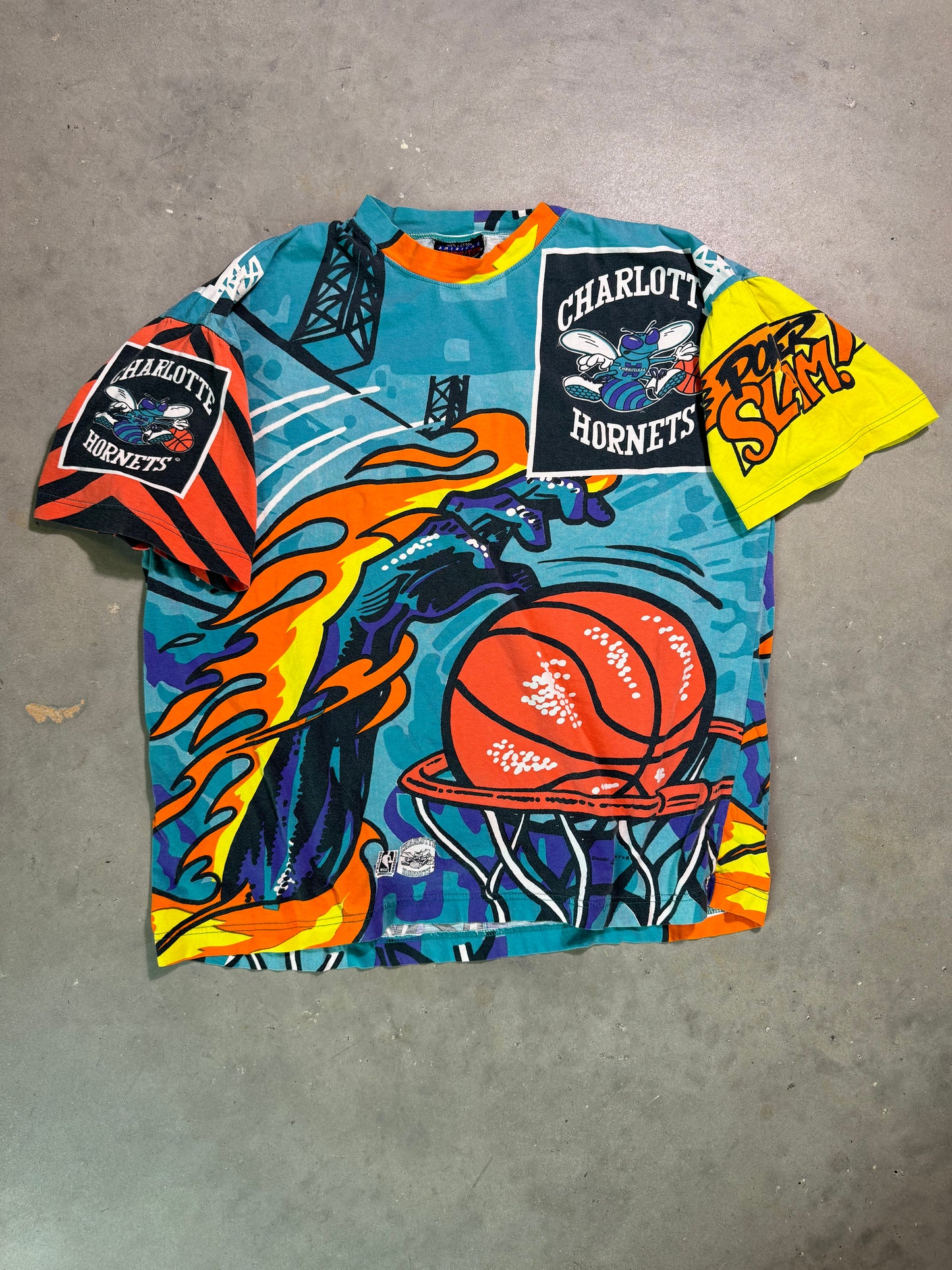 90’s Charlotte Hornets x Magic Johnston Tees Vintage Flaming Dunk All Over Print NBA Tee (XL)