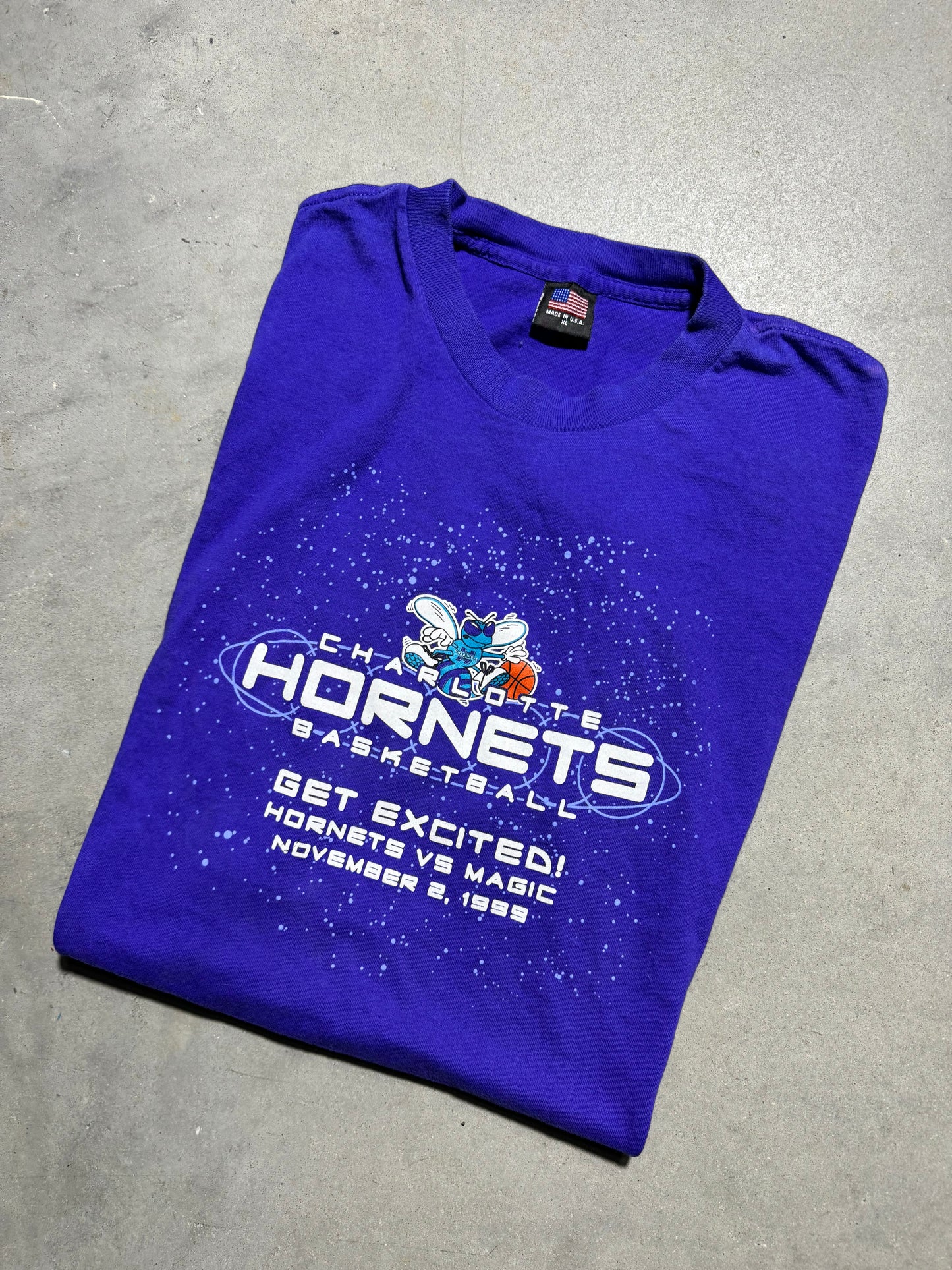 1999 Charlotte Hornets vs. Orlando Magic Vintage Season Opener Match Up NBA Tee (XL)