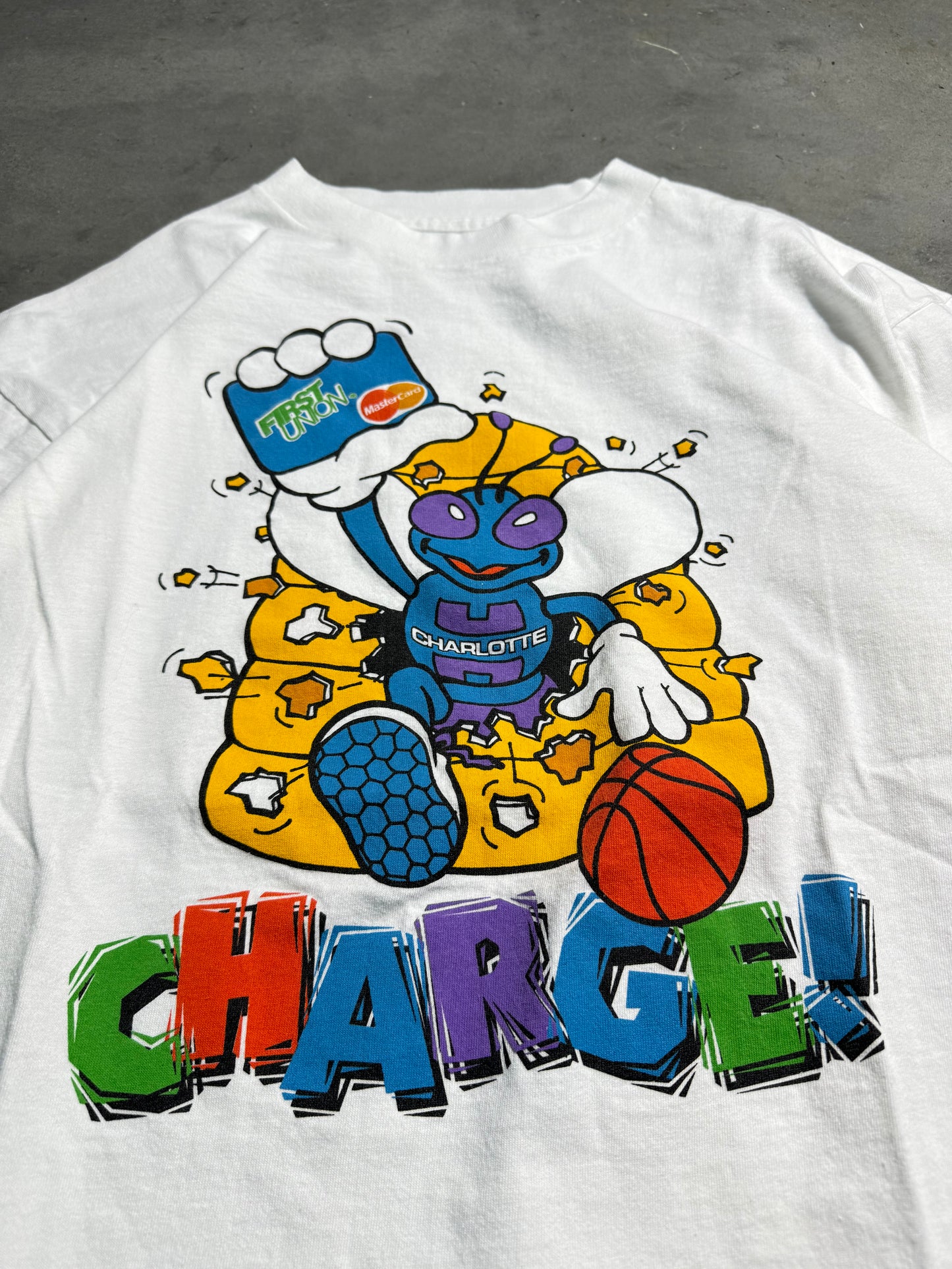 90’s Charlotte Hornets x First Union Debit Card “Charge!” Vintage Hugo Mascot NBA Tee - Deadstock (XL)