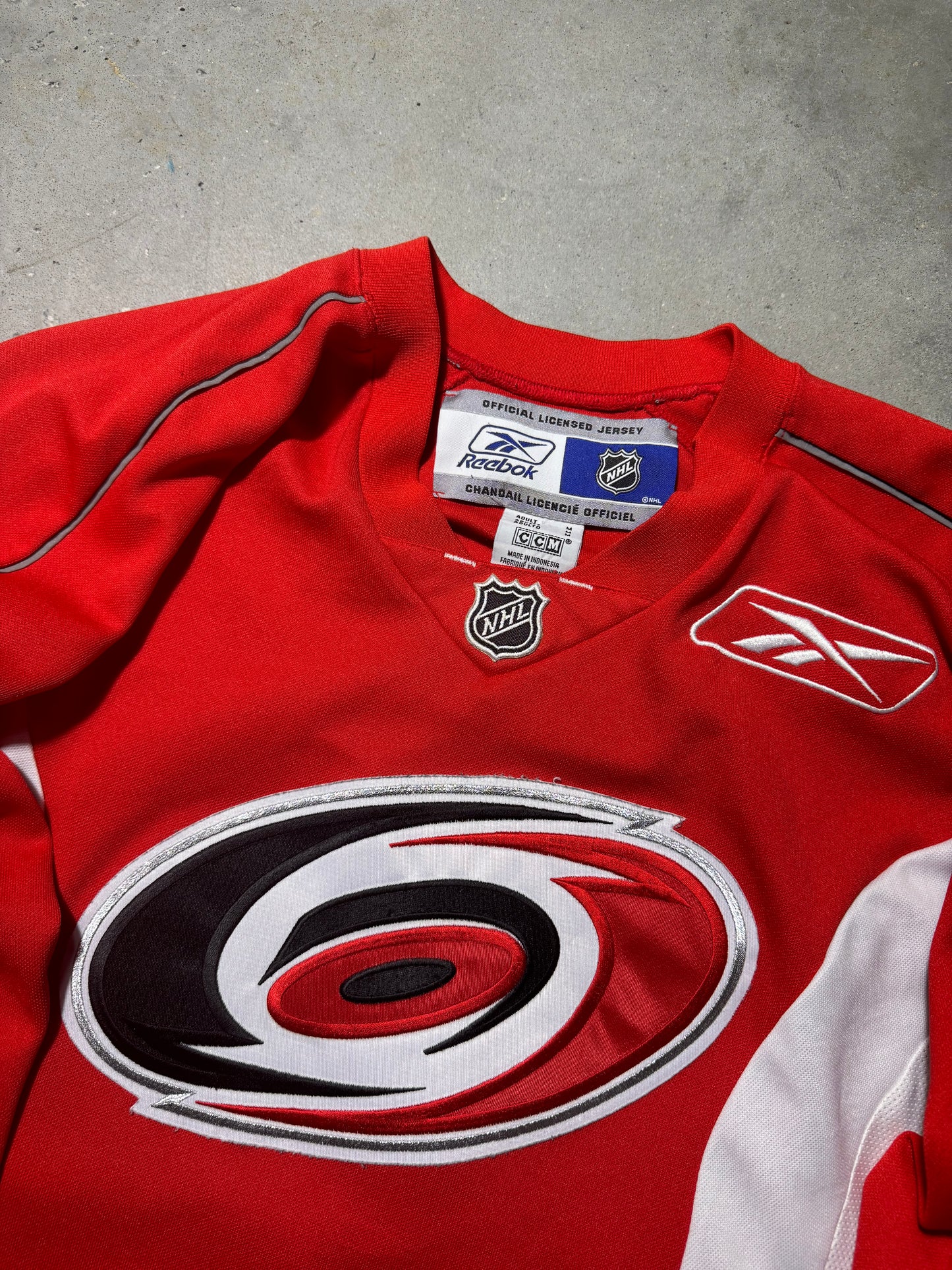 00’s Carolina Hurricanes Cam Ward Vintage Red Reebok Practice Style NHL Hockey Jersey (Medium)