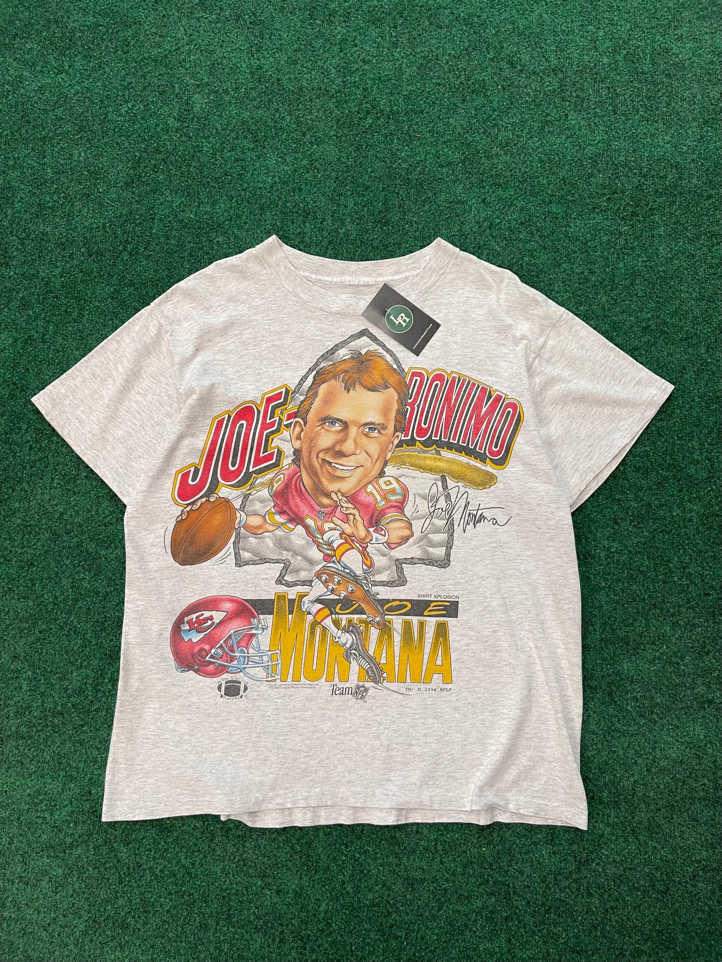 1994 Joe Montana Kansas City Chiefs Vintage NFL Caricature Tee (Large)