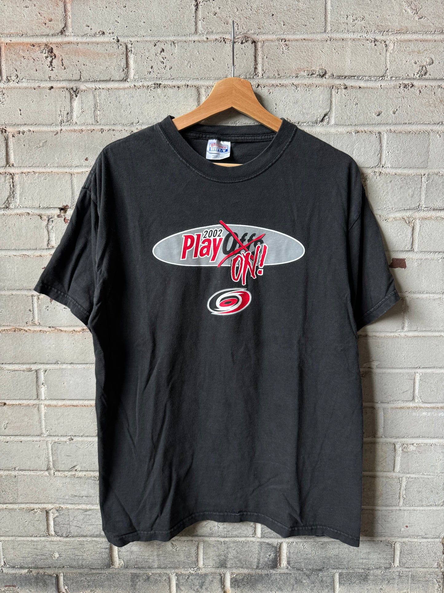 2002 Carolina Hurricanes Vintage Black Playoffs “Play On!” NHL Tee (Medium)