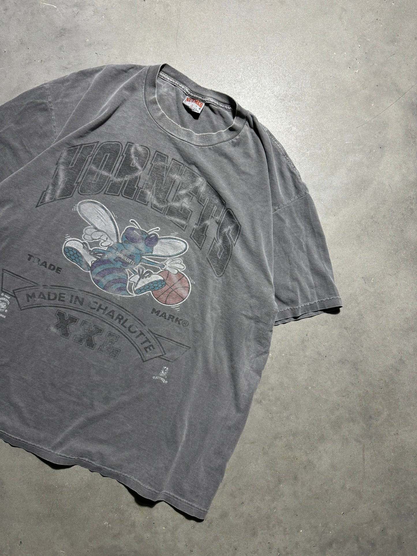 90’s Charlotte Hornets Vintage Nutmeg Mills Overdyed NBA Big Logo Tee (XL)