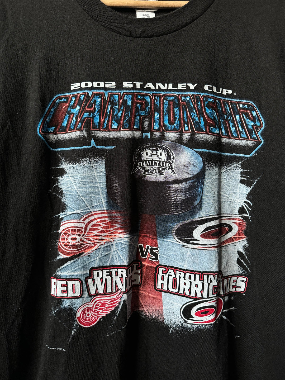 2002 Carolina Hurricanes vs. Detroit Red Wings Stanley Cup Final Vintage Match Up Tee (XL)