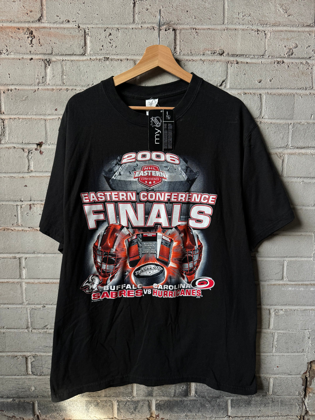 2006 Carolina Hurricanes vs. Buffalo Sabres Eastern Conference Finals NHL Match Up Tee - Deadstock (Large)