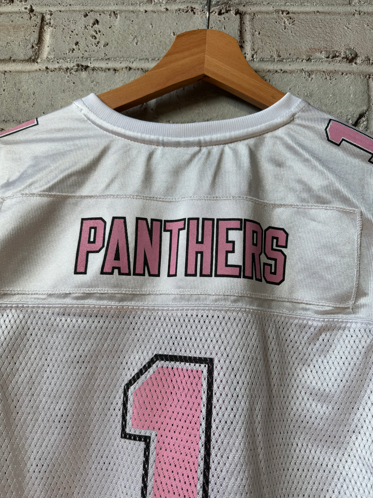00’s Carolina Panthers Vintage White/Pink Reebok Breast Cancer Awareness NFL Jersey (Women’s Medium)