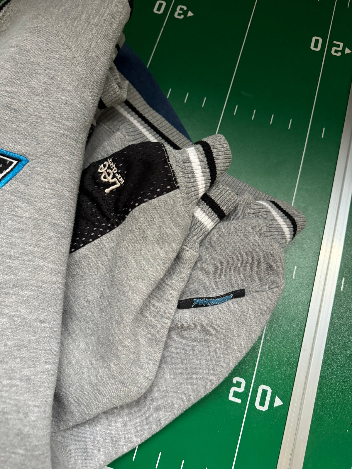 90’s Carolina Panthers Vintage Lee Sport Grey Mesh Sleeved Heavyweight NFL Crewneck (XL)