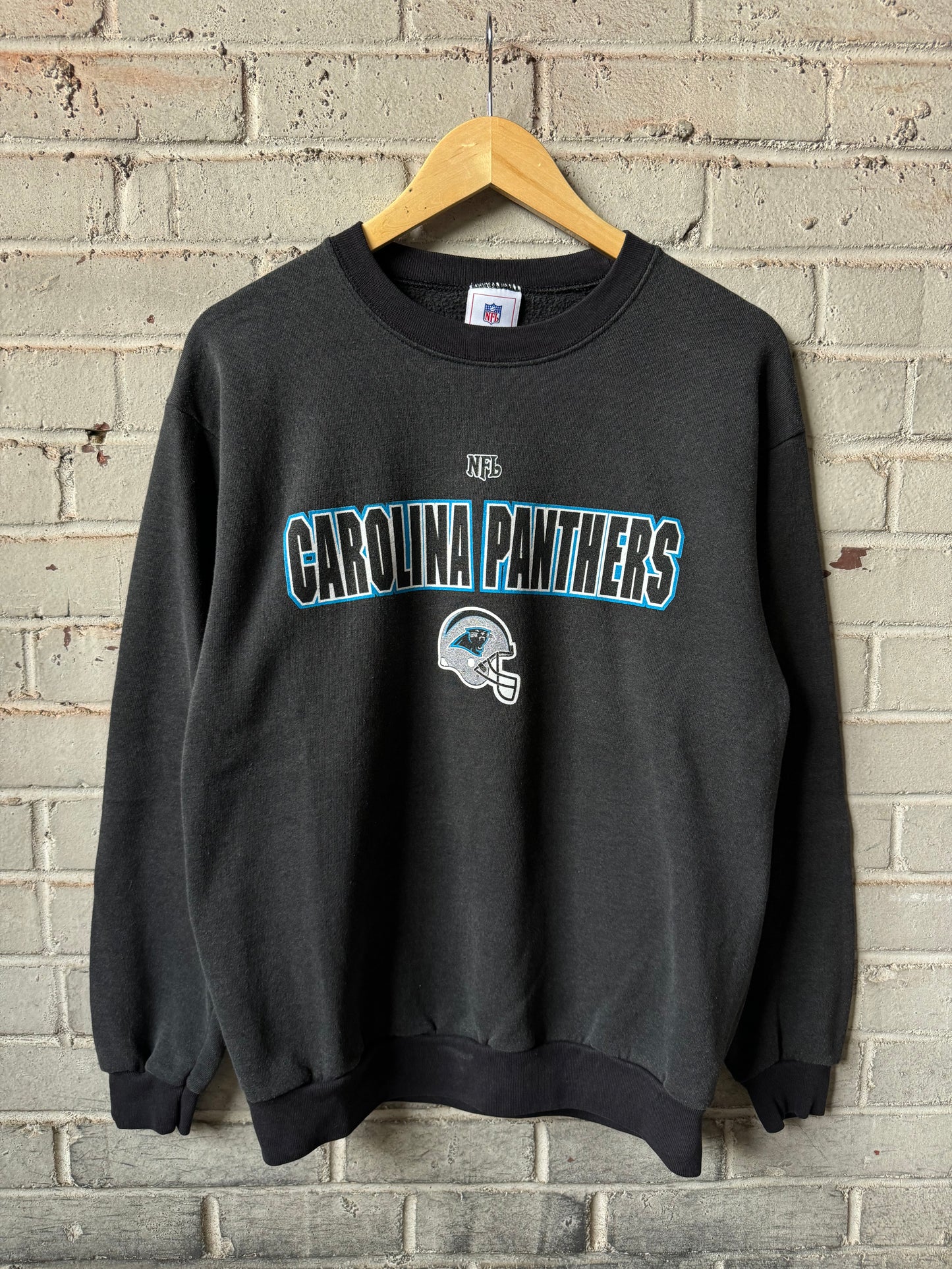 00’s Carolina Panthers Vintage Faded Black Spellout NFL Crewneck (Medium)
