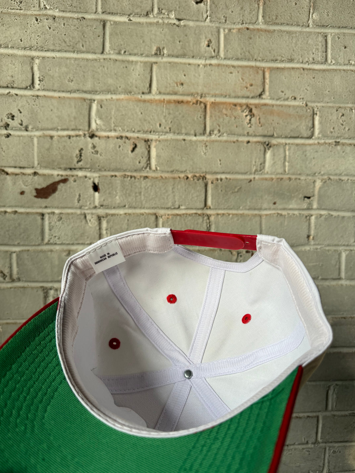 90’s Carolina Hurricanes Vintage White Red Plain Logo NHL Snapback Hat (OSFA)