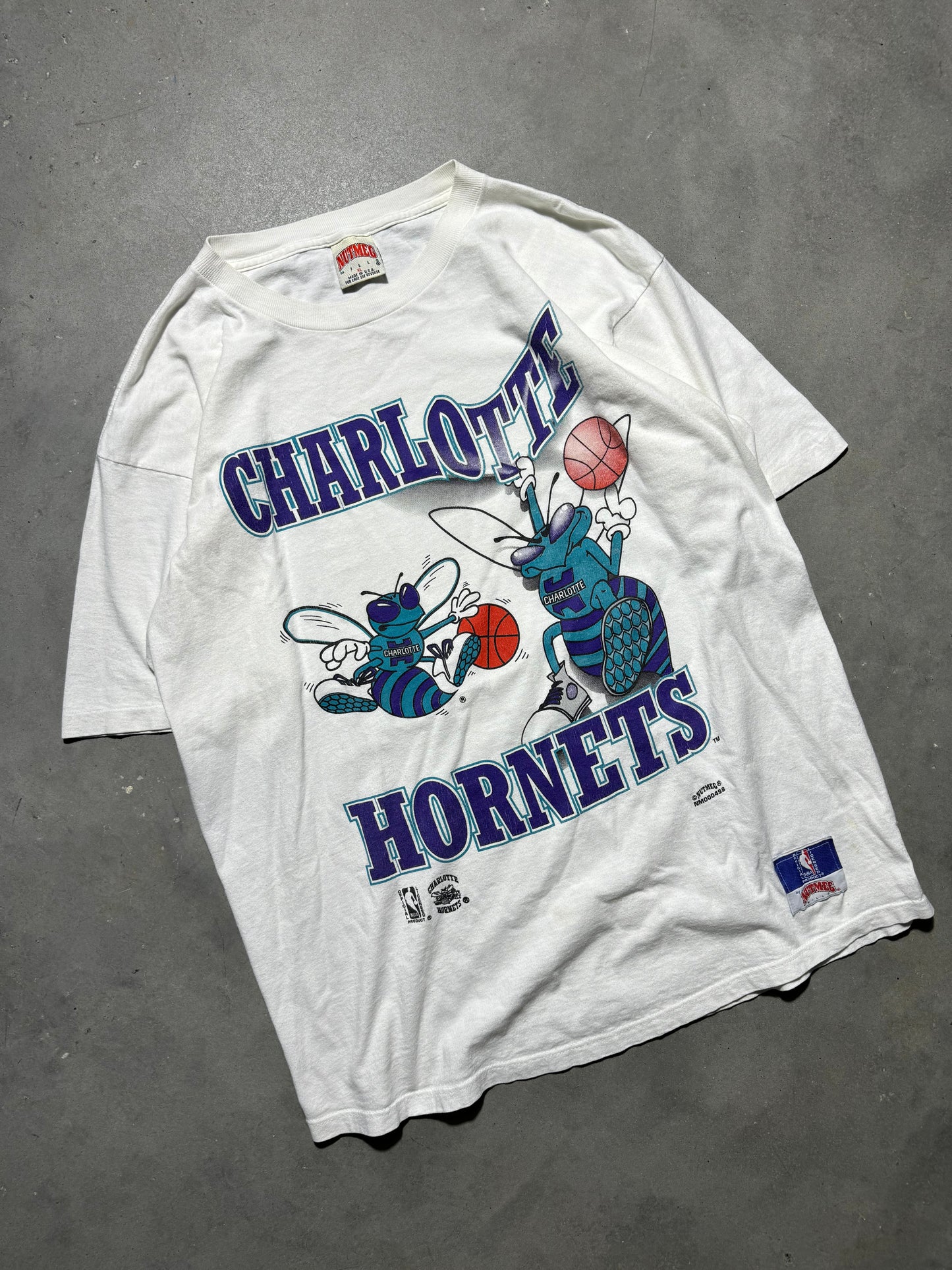 90’s Charlotte Hornets Vintage White Nutmeg Mills Cartoon Hugo NBA Tee (XL)