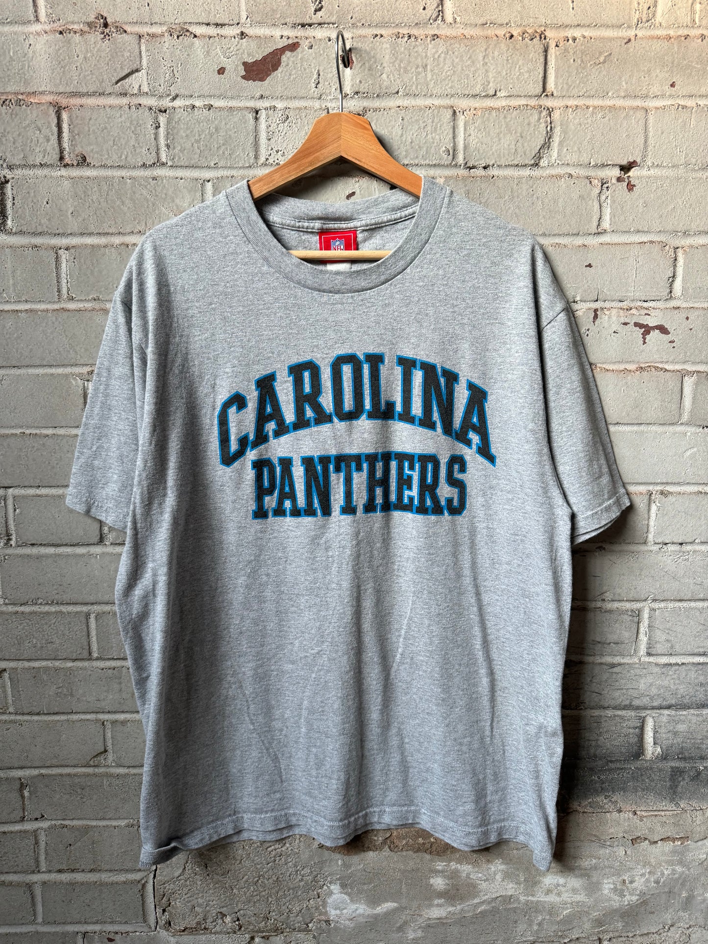 00’s Carolina Panthers Vintage Grey Arch Spellout NFL Tee (Large)