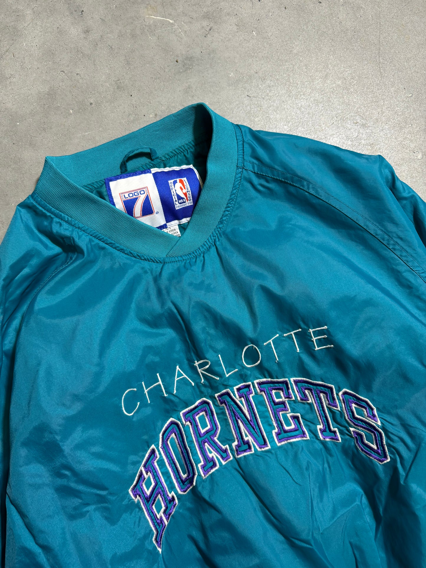 90’s Charlotte Hornets Vintage Teal Logo 7 Embroidered NBA Pullover (Large)