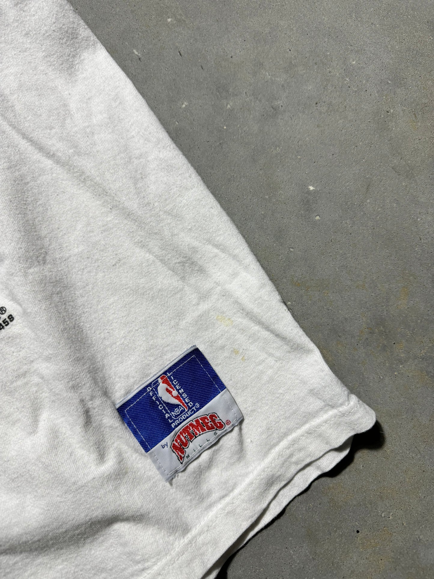 90’s Charlotte Hornets Vintage White Nutmeg Mills Cartoon Hugo NBA Tee (XL)