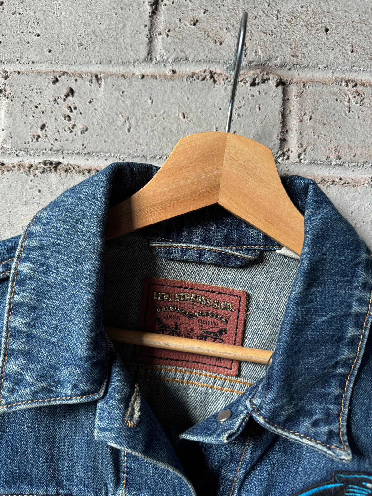 Carolina Panthers x Levi’s NFL Denim Jean Jacket (Women’s Medium)