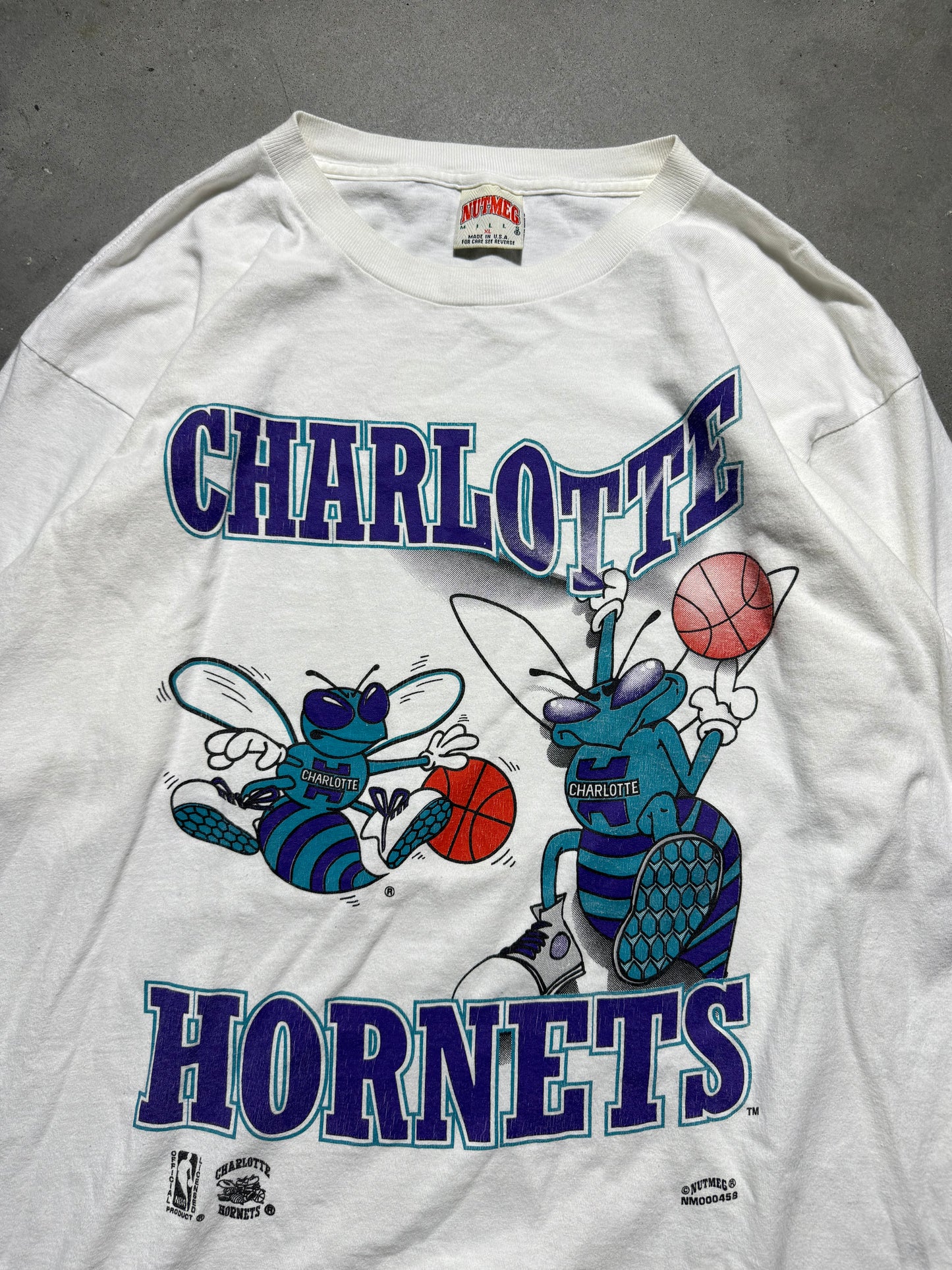 90’s Charlotte Hornets Vintage White Nutmeg Mills Cartoon Hugo NBA Tee (XL)