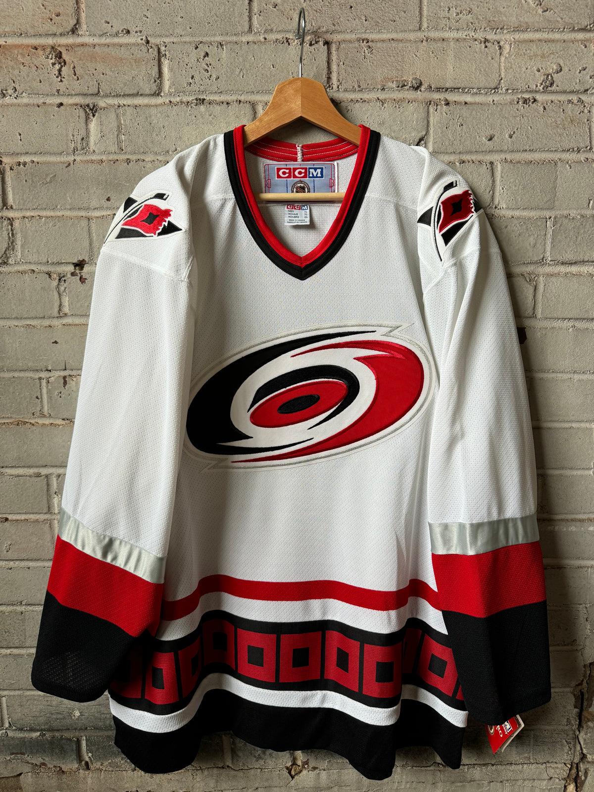 00’s Carolina Hurricanes Vintage White CCM Semi Pro 550 NHL Hockey Jersey - Deadstock (XL)