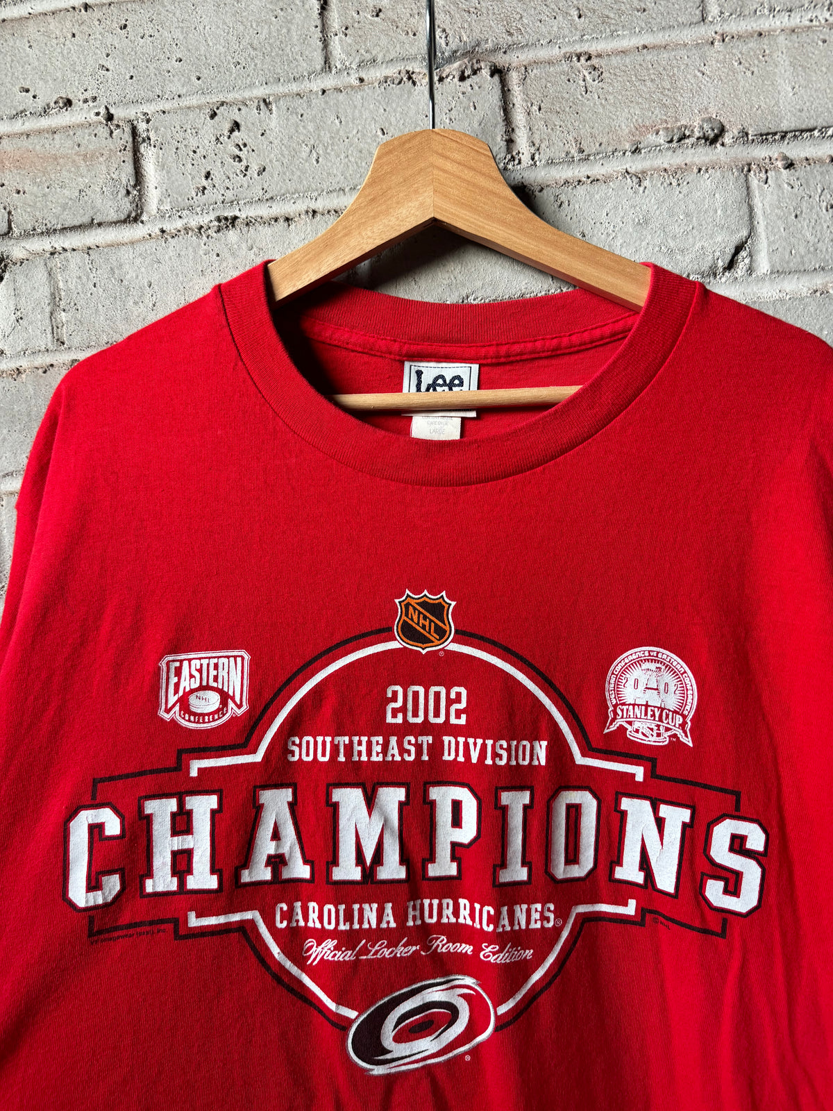 2002 Carolina Hurricanes Vintage Red Southeastern Division Champions NHL Tee (Large)
