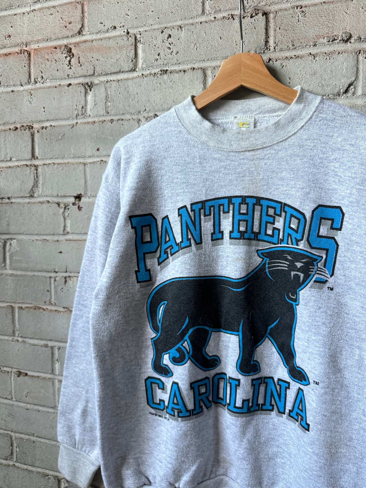 1993 Carolina Panthers Vintage Heather Grey Alternate Full Cat Logo NFL Crewneck (Medium)