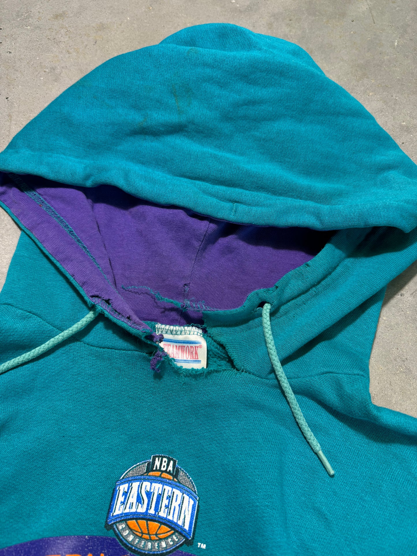 90’s Charlotte Hornets Vintage Teal Distressed NBA Hoodie (XL)