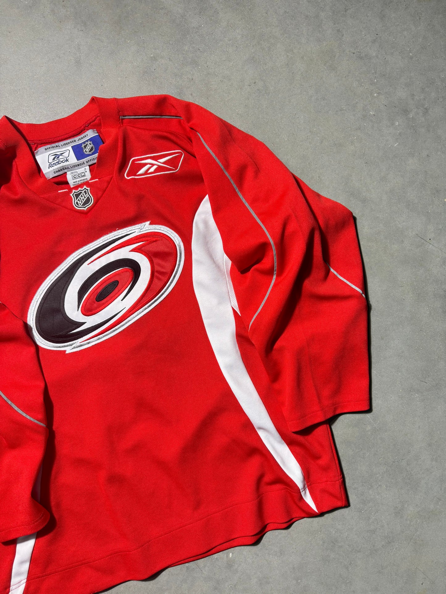 00’s Carolina Hurricanes Cam Ward Vintage Red Reebok Practice Style NHL Hockey Jersey (Medium)
