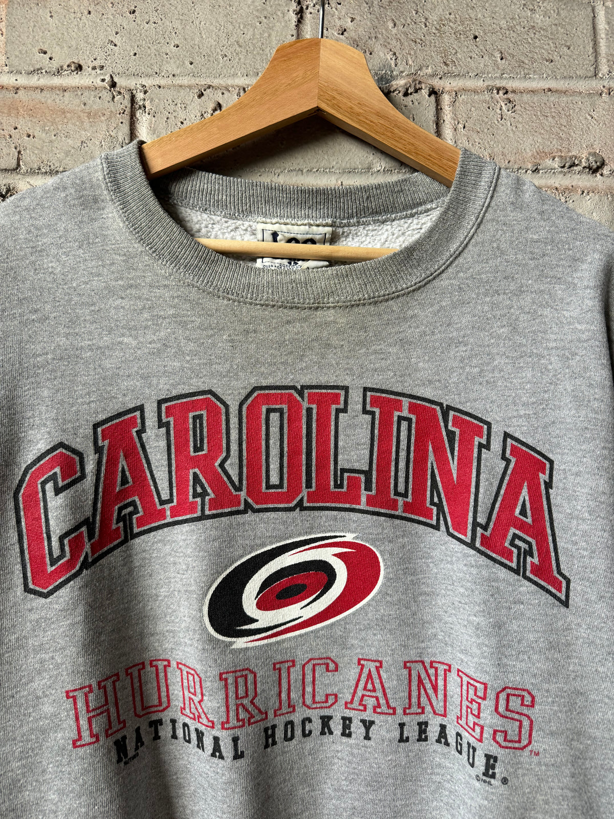 00’s Carolina Hurricanes Vintage Grey Lee Sport NHL Spellout Crewneck (Large)