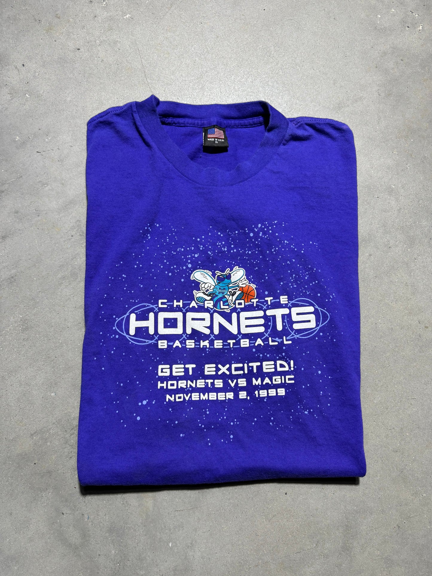 1999 Charlotte Hornets vs. Orlando Magic Vintage Season Opener Match Up NBA Tee (XL)