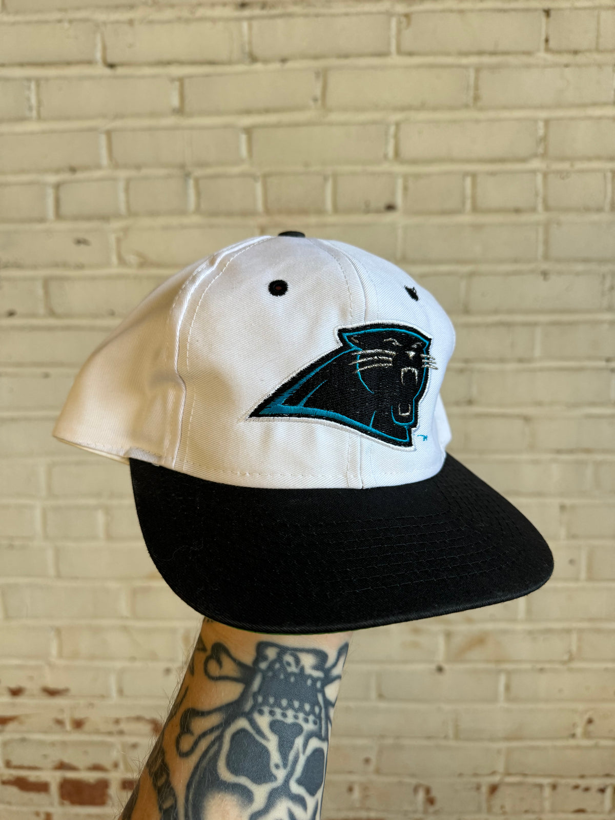 90’s Carolina Panthers Vintage White Black Plain Logo NFL Sideline Style Snapback Hat (OSFA)