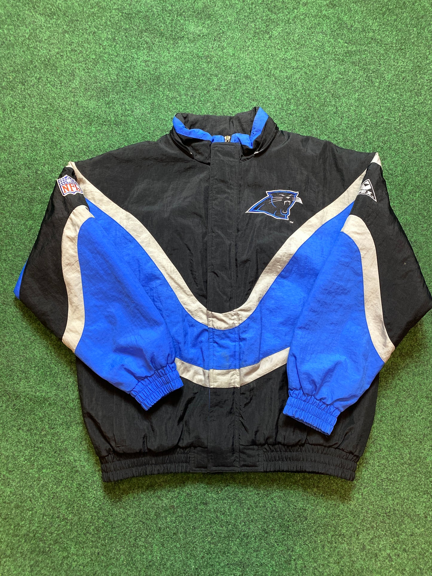 90’s Carolina Panthers NFL Apex One Wave Puffer Jacket (Medium)