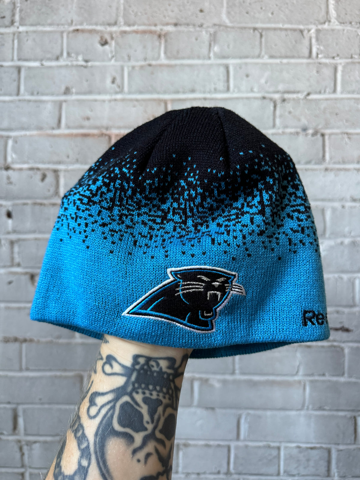 00’s Carolina Panthers Vintage Reebok Gradient Sideline NFL Beanie (OSFA)