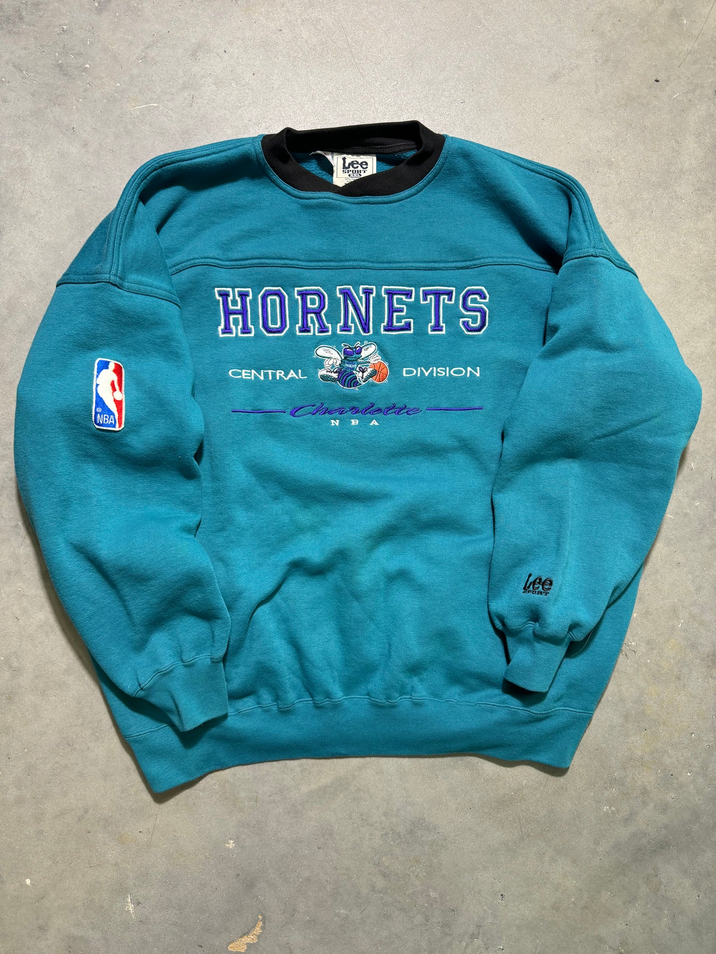 90’s Charlotte Hornets Vintage Teal Lee Sport Fully Embroidered Heavyweight NBA Crewneck (XXL)