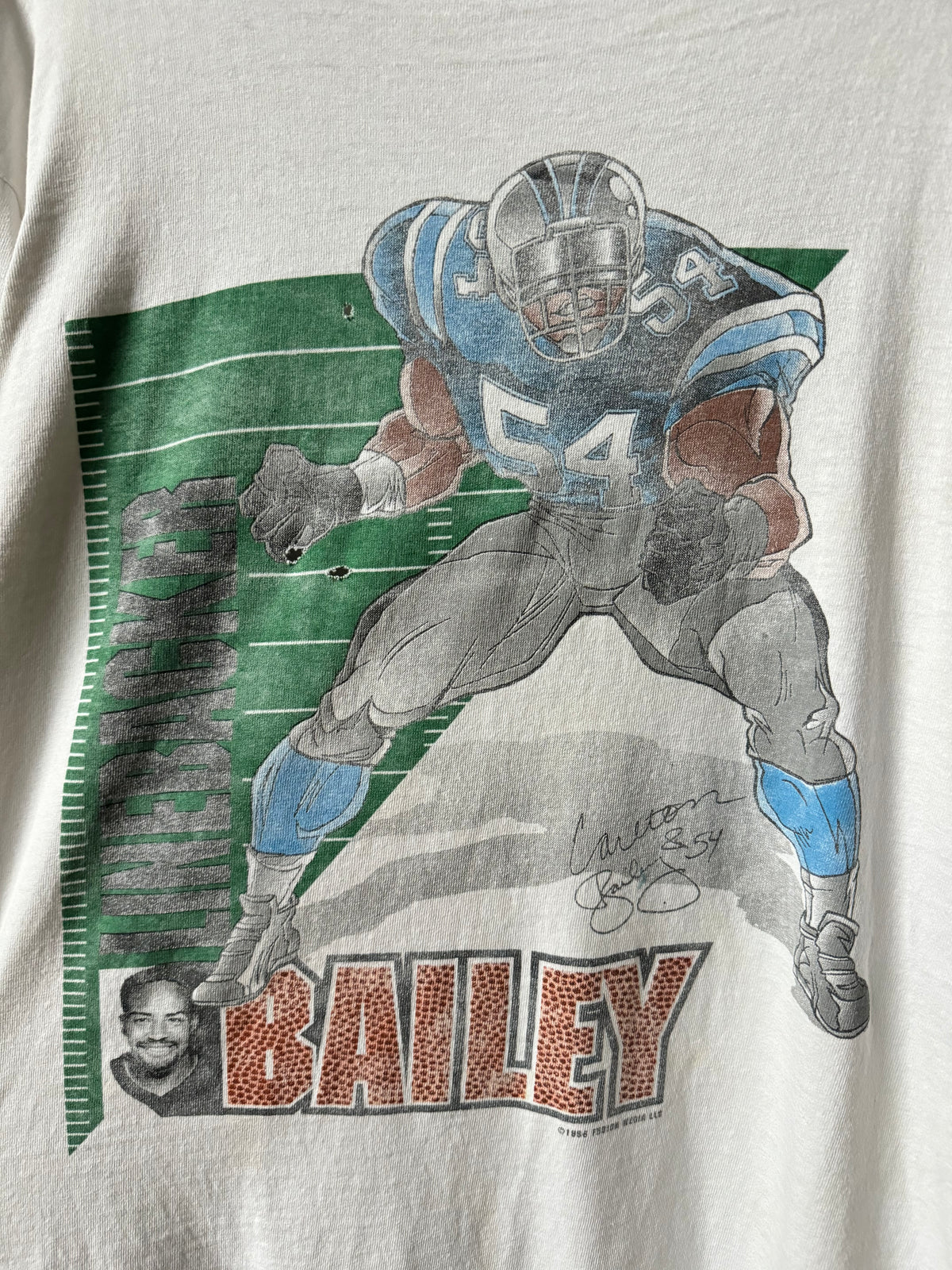 1996 Carolina Panthers Carlton Bailey Vintage White Distressed Cartoon Graphic NFL Mock Neck Longsleeve Tee (Large)