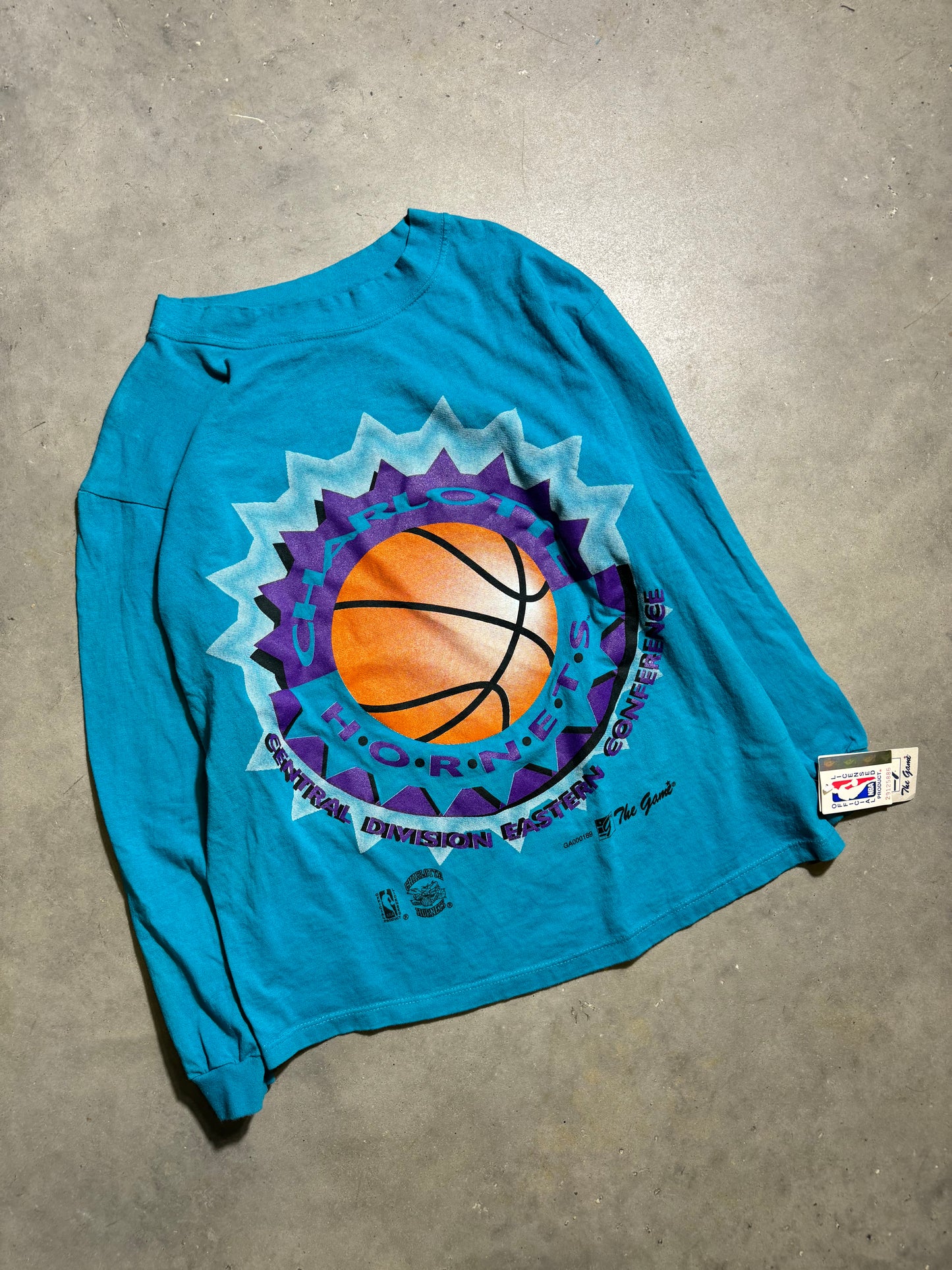 90’s Charlotte Hornets Vintage Teal The Game NBA Central Division Big Logo Longsleeve Tee - Deadstock (Medium)