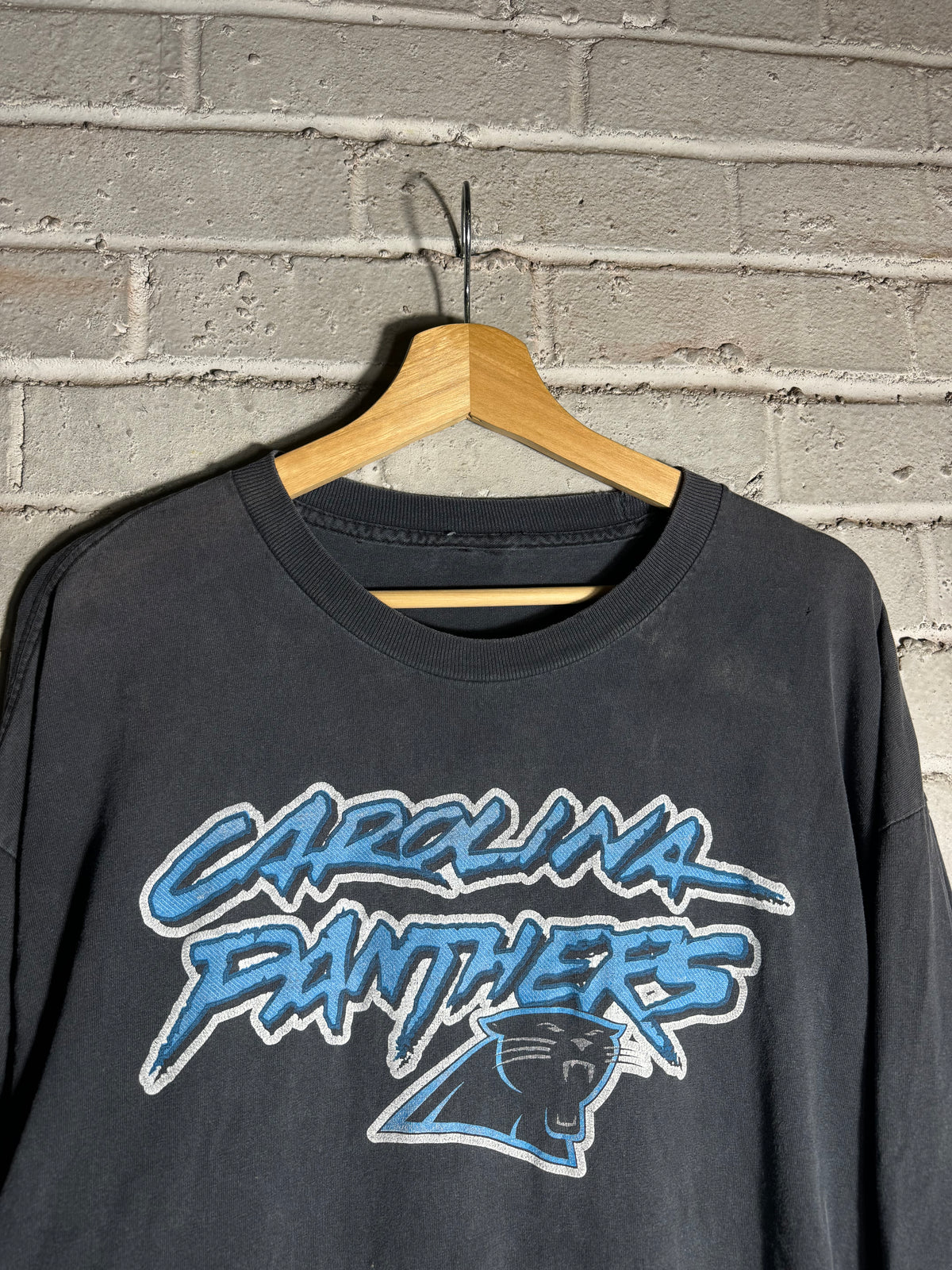 00’s Carolina Panthers Vintage Faded Black Cat Scratch Font Logo NFL Longsleeve Tee (XXL)
