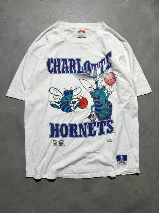90’s Charlotte Hornets Vintage White Nutmeg Mills Cartoon Hugo NBA Tee (XL)