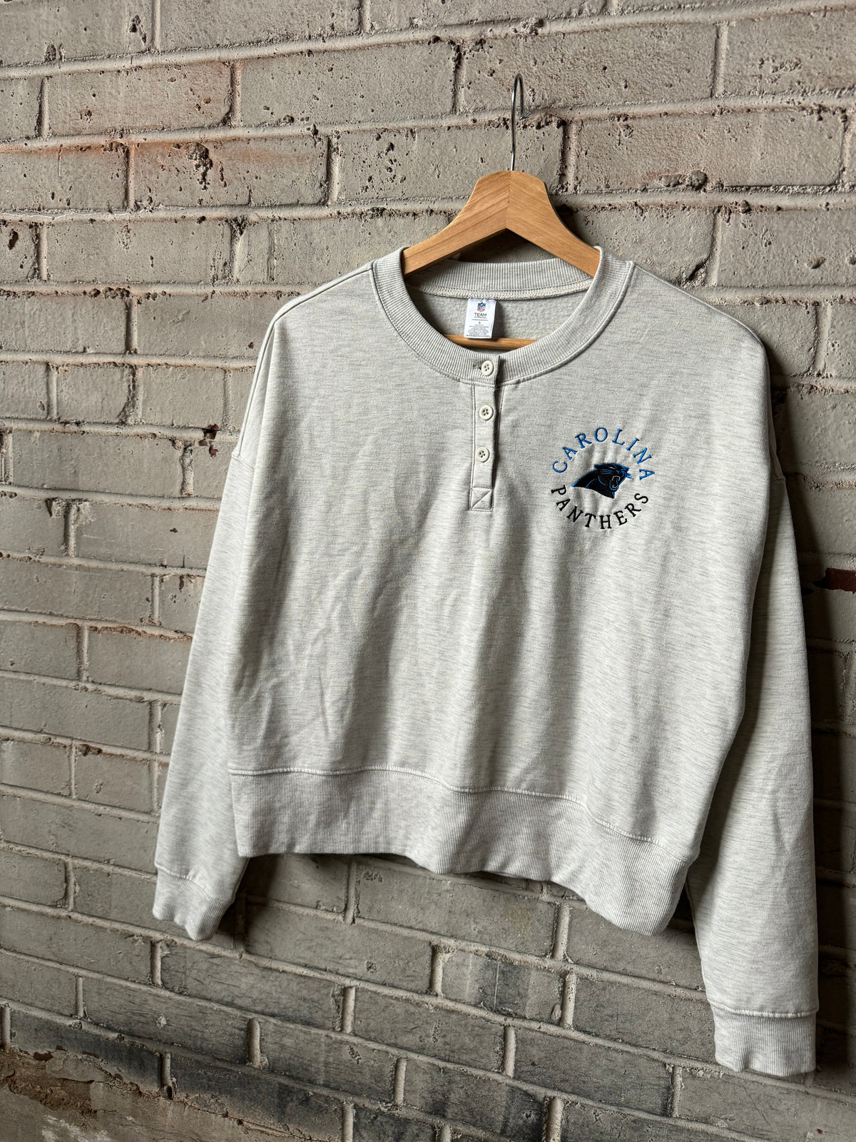 Carolina Panthers Heather Grey Cropped NFL Henley Crewneck (Women’s Small)