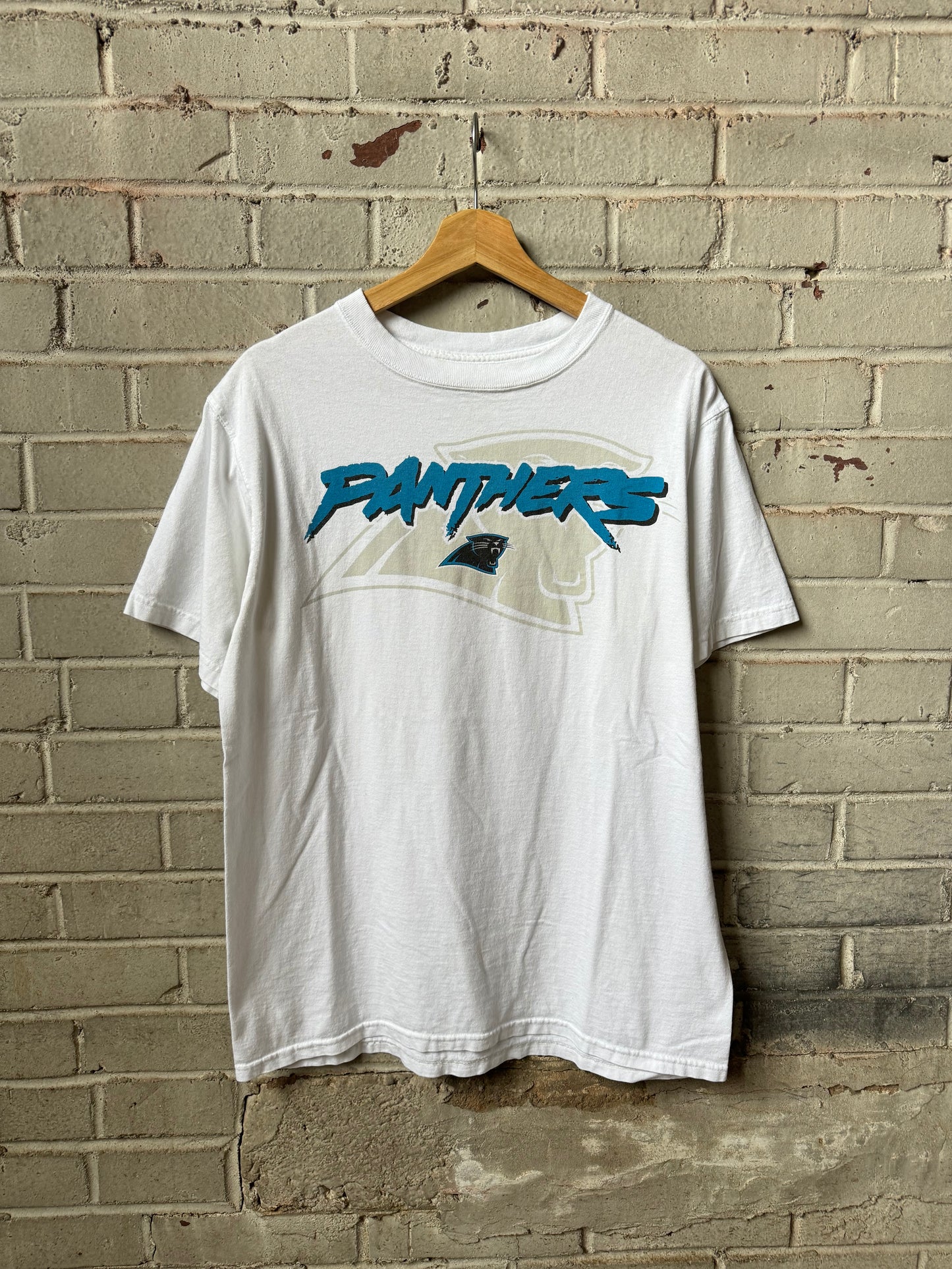 00’s Carolina Panthers Vintage White Cat Scratch Font Spellout NFL Tee (Medium)