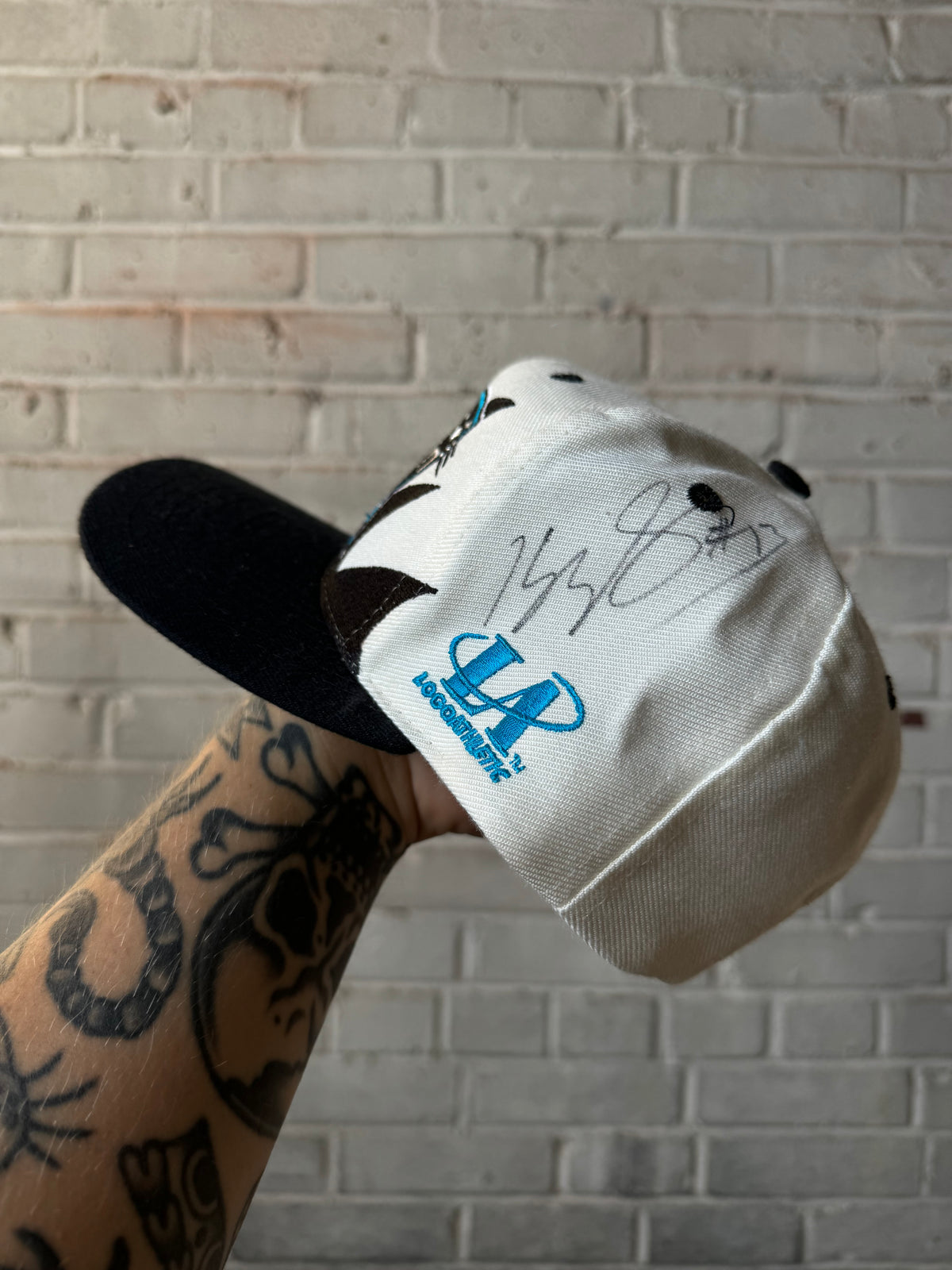 90’s Carolina Panthers Vintage Logo Athletic Sharktooth NFL Snapback Hat Autographed by Kelvin Benjamin (OSFA)