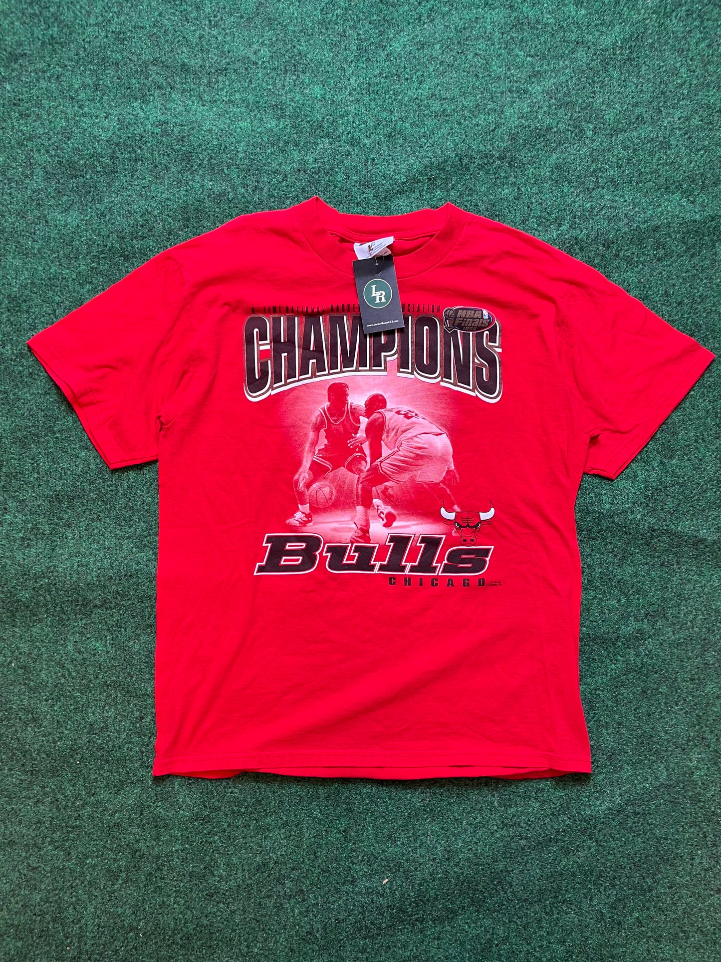 1998 Chicago Bulls NBA Finals Champions Spellout Shirt (Large)