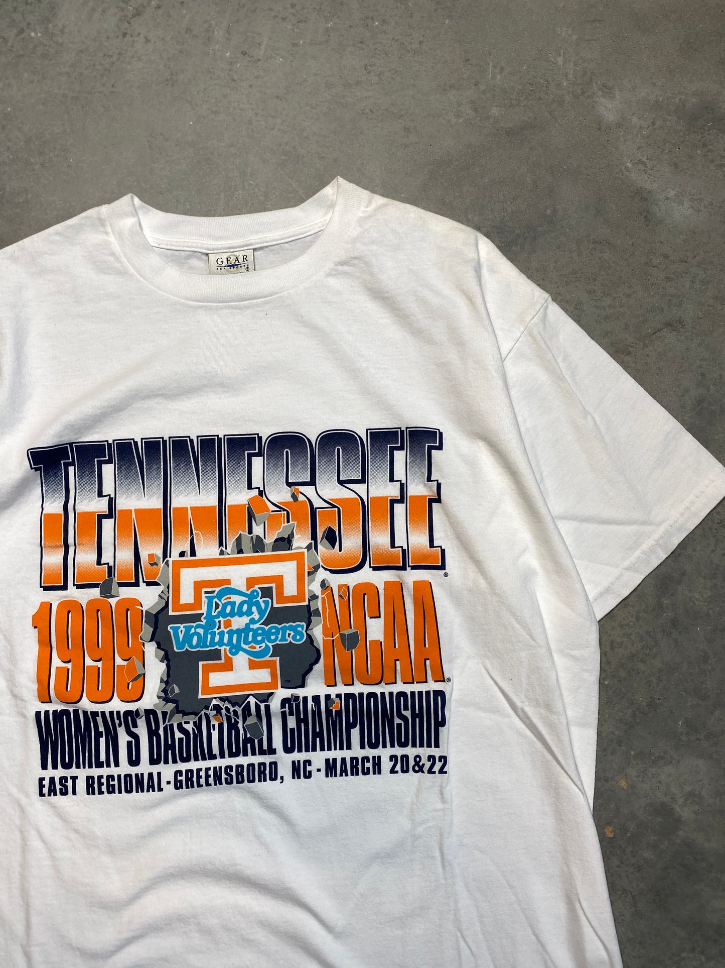 1999 University of Tennessee Lady Volunteers National Champions Breakthrough Logo Vintage Tee (2XL)