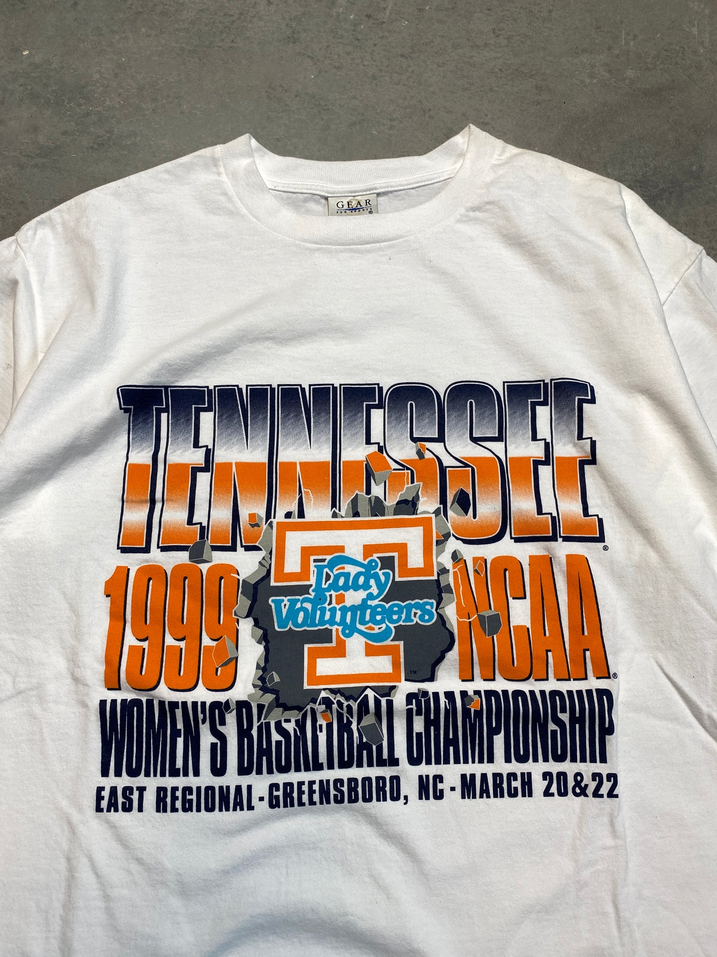 1999 University of Tennessee Lady Volunteers National Champions Breakthrough Logo Vintage Tee (2XL)