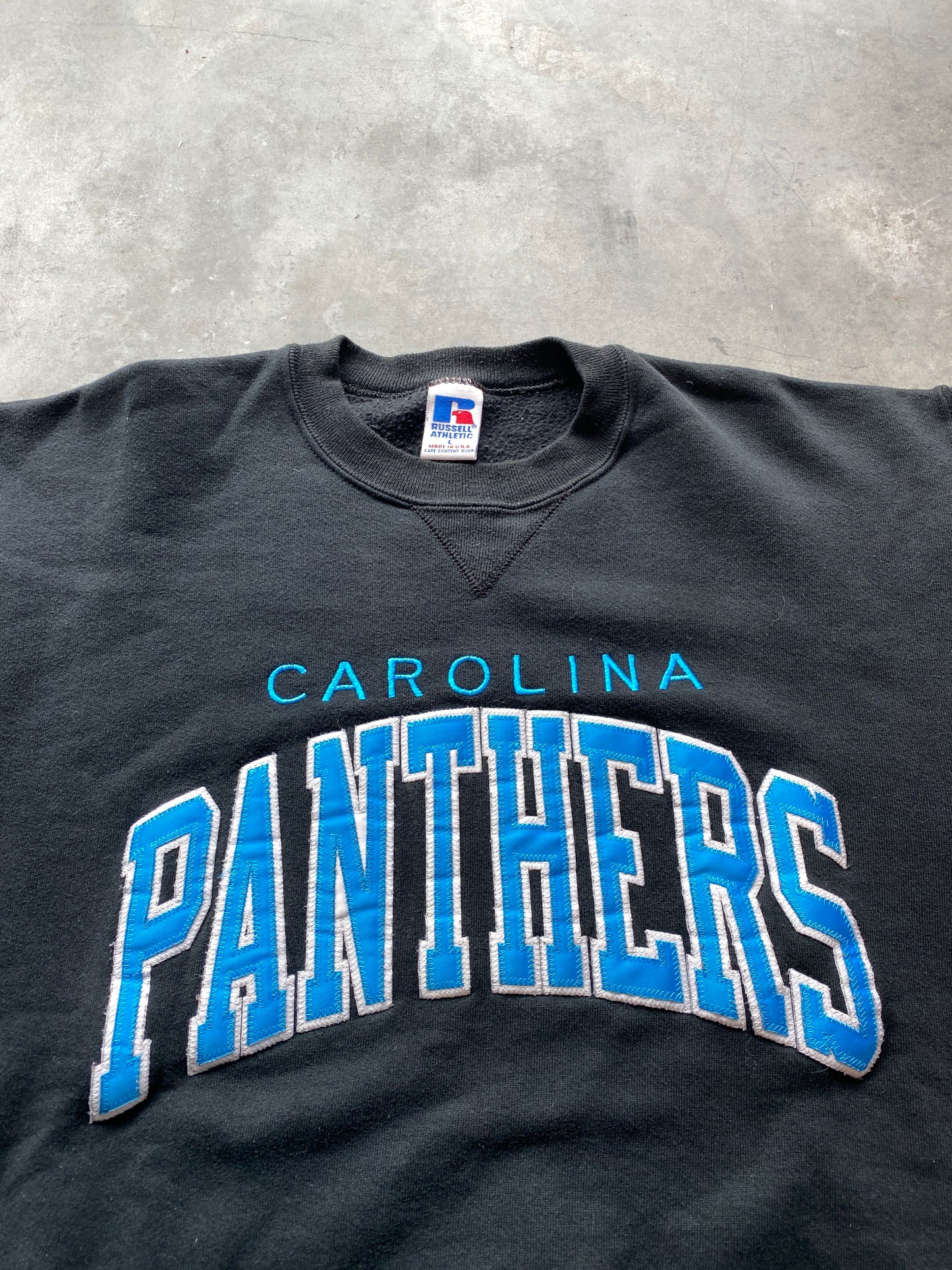 90’s Carolina Panthers Vintage Embroidered Russell Athletic NFL Crewneck (Large)