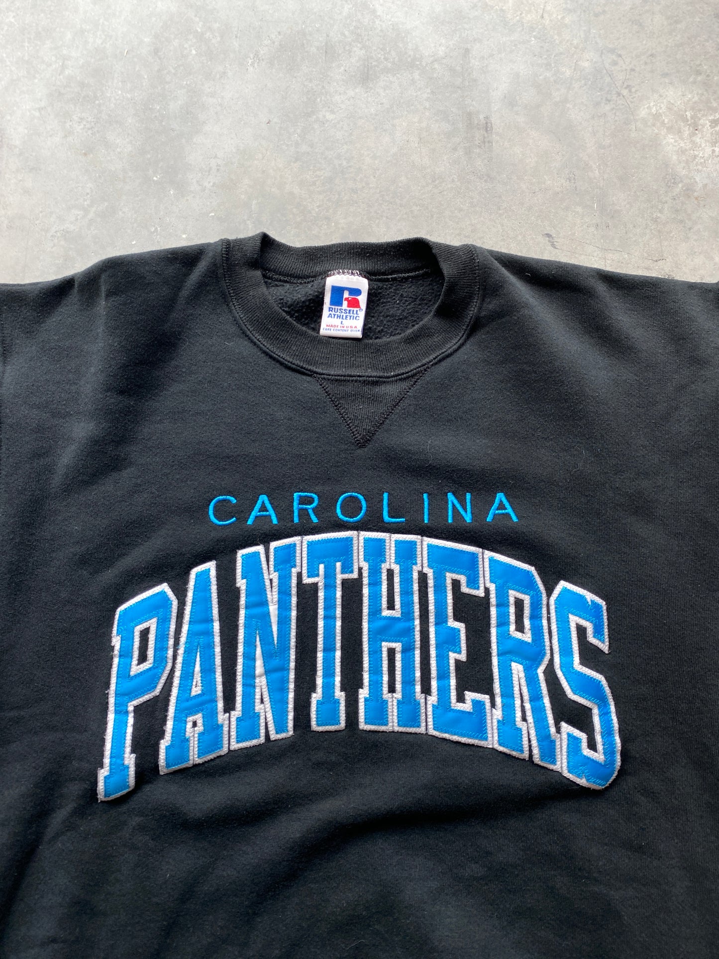 90’s Carolina Panthers Vintage Embroidered Russell Athletic NFL Crewneck (Large)