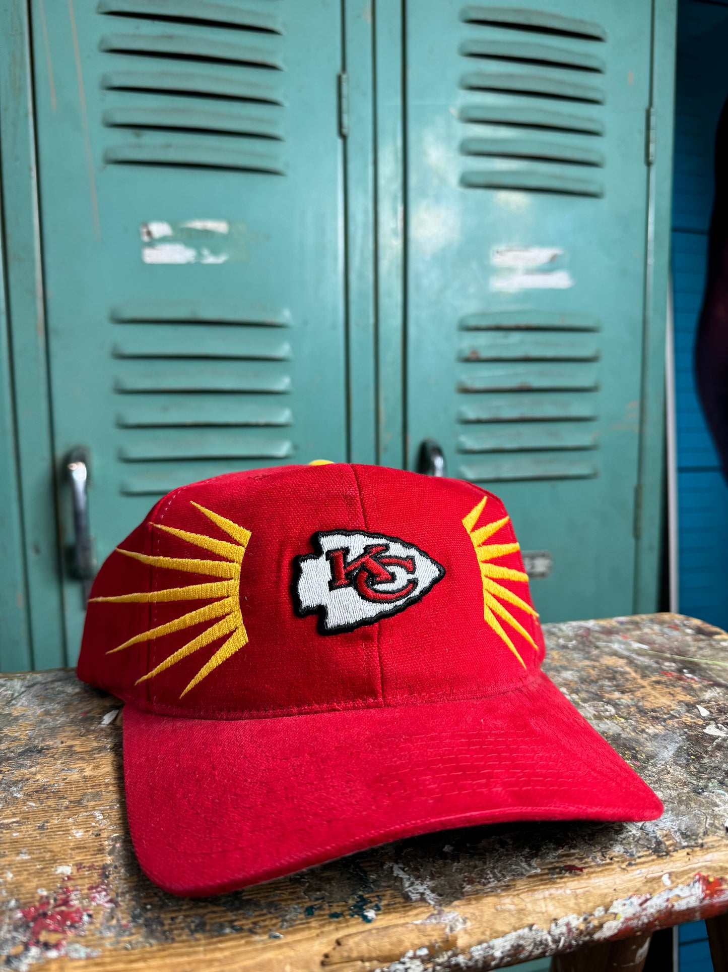 90’s Kansas City Chiefs Vintage Sun Burst NFL Starter Strapback Hat (OSFA)