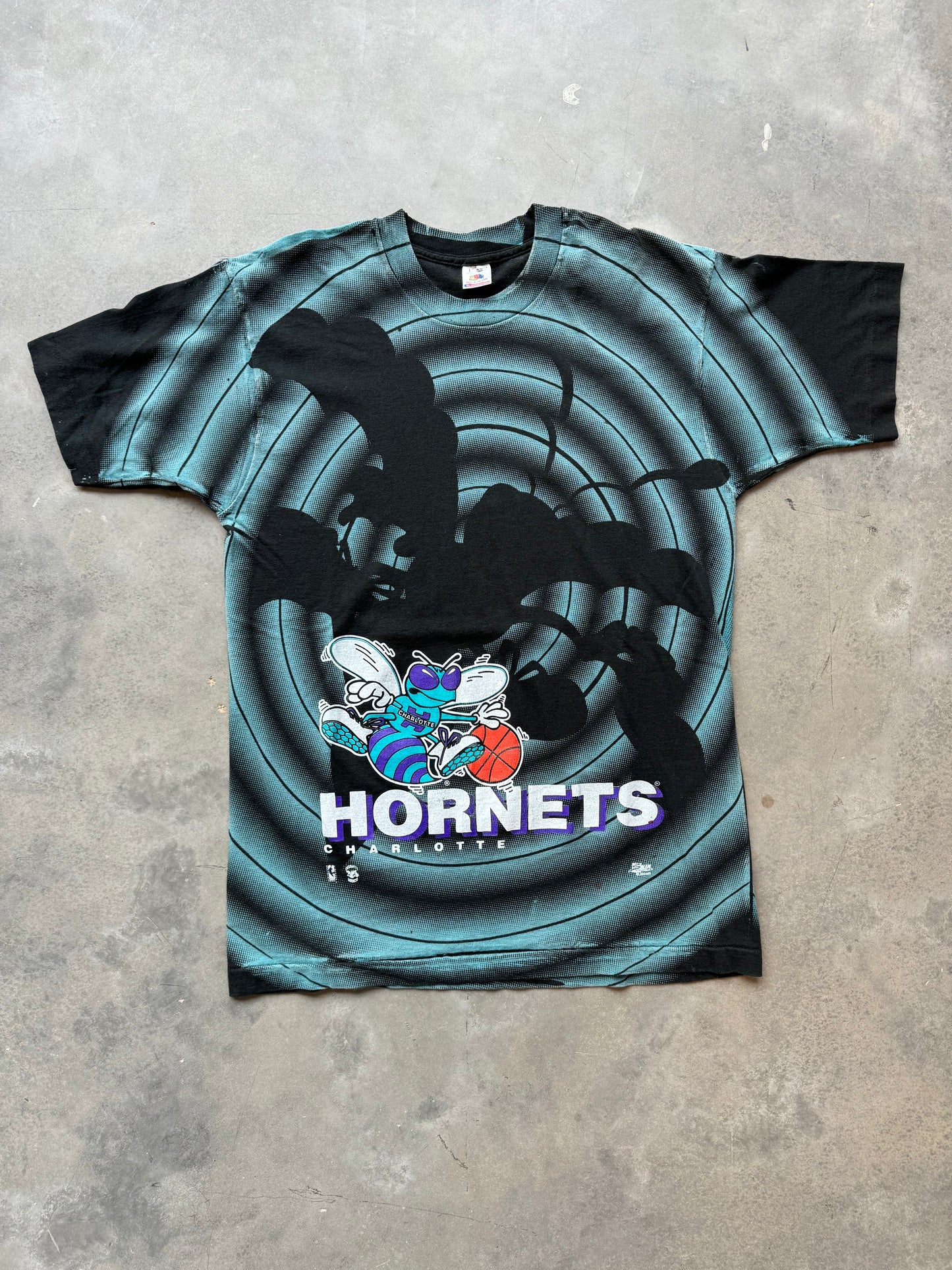 90’s Charlotte Hornets Vintage Salem Sportswear Vintage Shadow Print NBA Tee (Large)