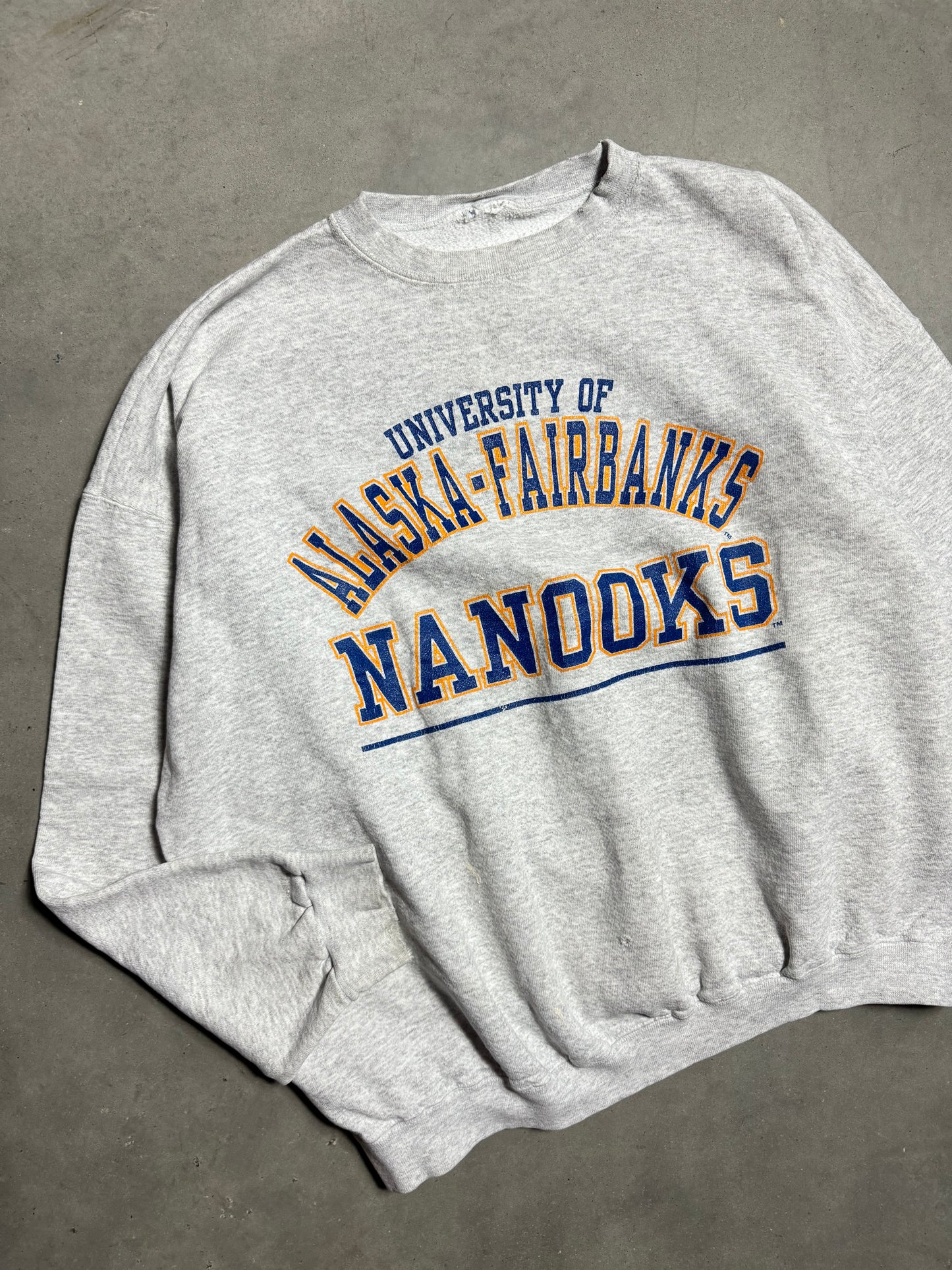 90’s University of Alaska-Fairbanks Nanooks Vintage Heather Grey Logo Athletic College Crewneck (Large)