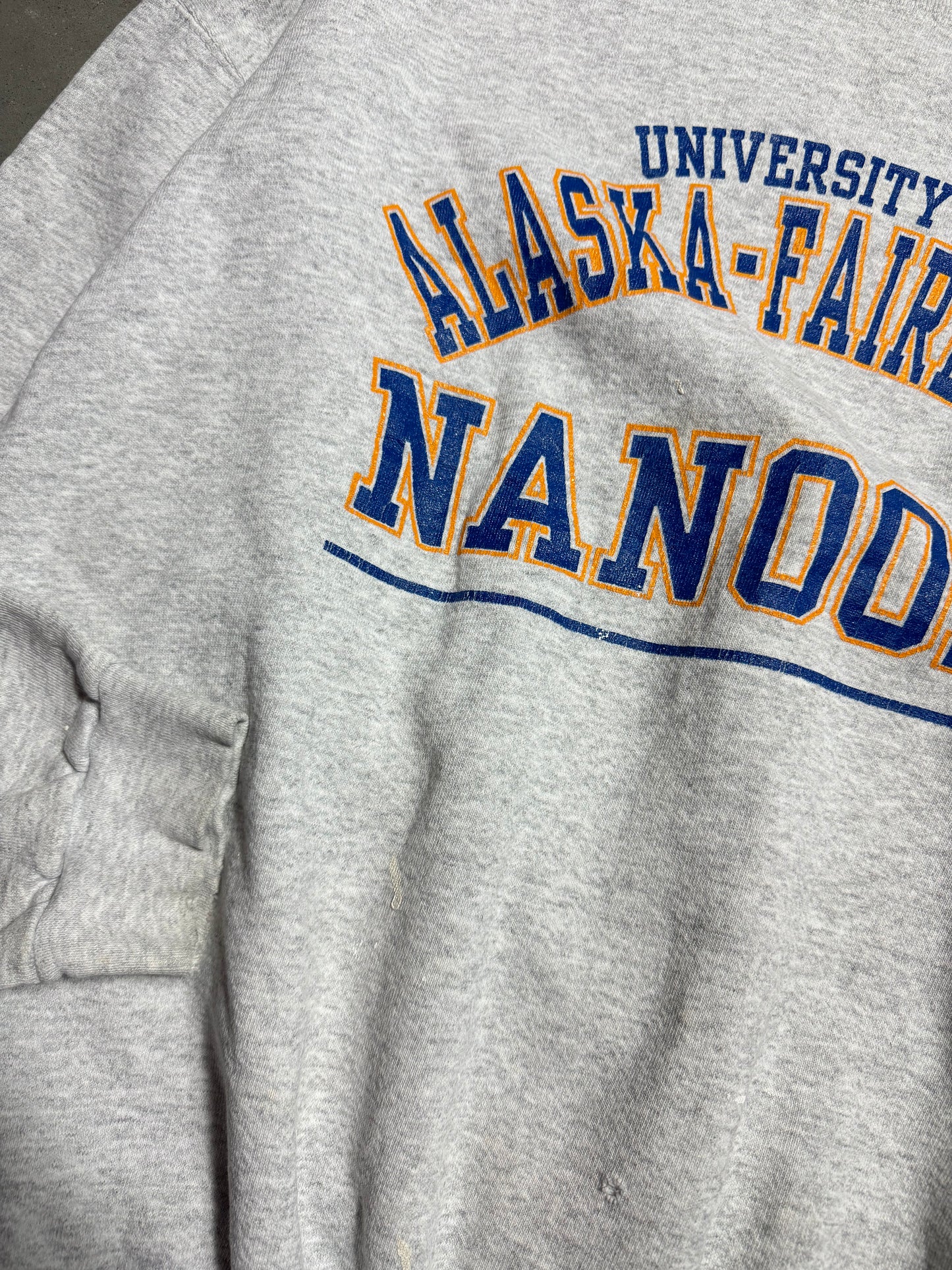 90’s University of Alaska-Fairbanks Nanooks Vintage Heather Grey Logo Athletic College Crewneck (Large)