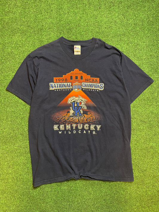 1998 Kentucky Wildcats Vintage NCAA Tournament Champions Basketball Tee (XL)