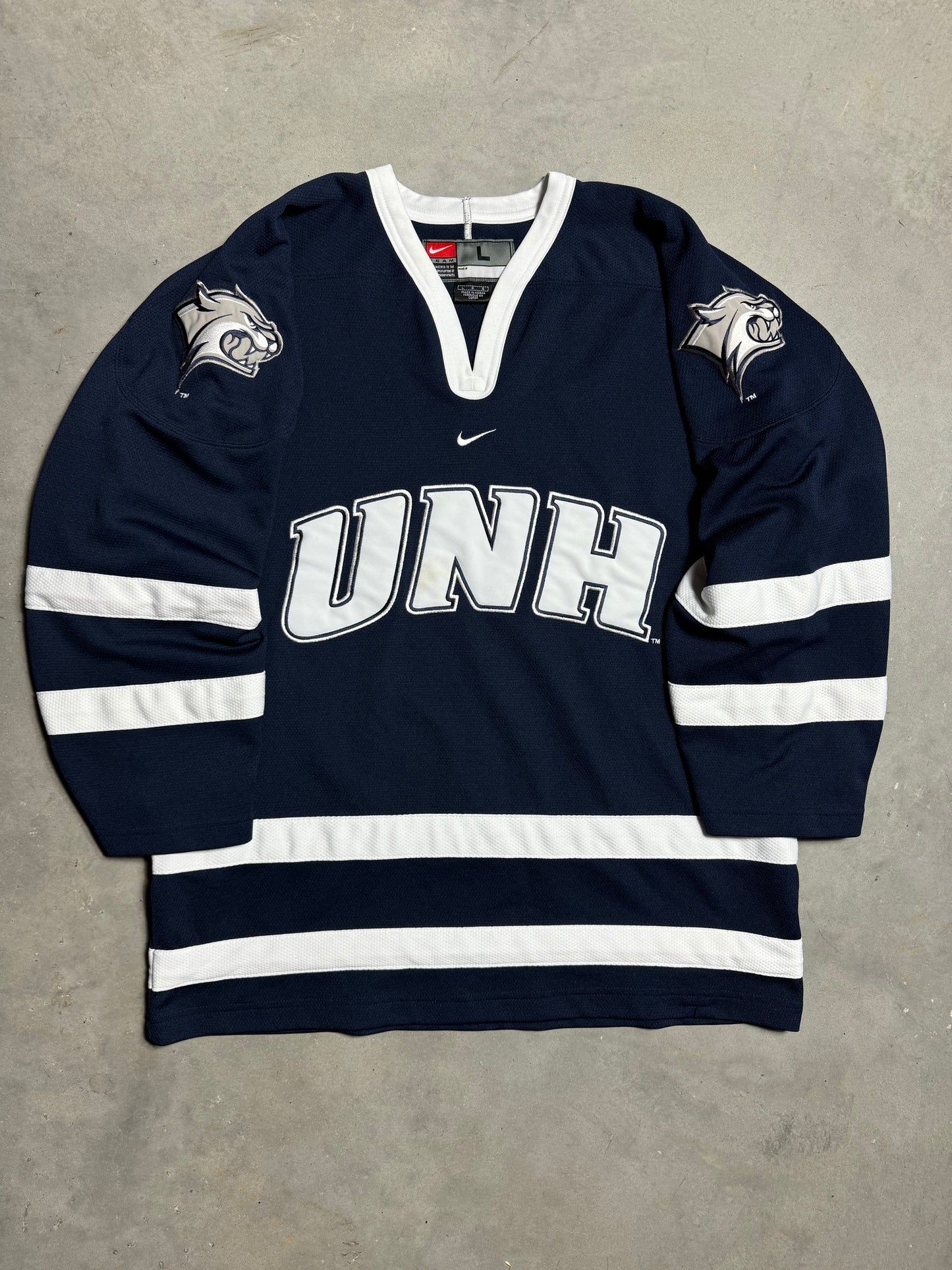 00’s University of New Hampshire UNH Wildcats Vintage Navy Blue Nike Mini Swoosh College Hockey Jersey (Large)