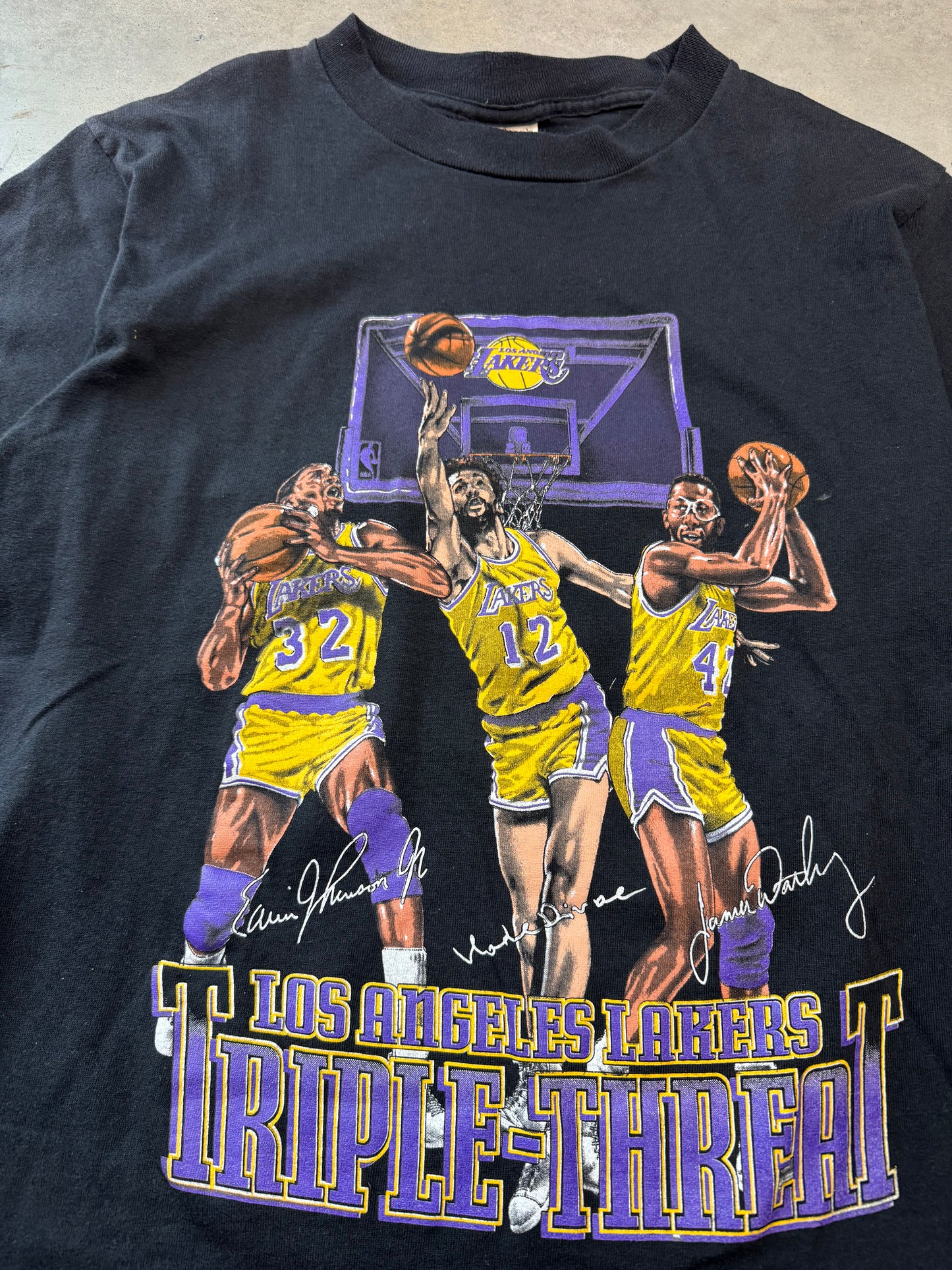 90’s Los Angeles Lakers Vintage Nutmeg Mills Triple Threat NBA Tee (Medium)