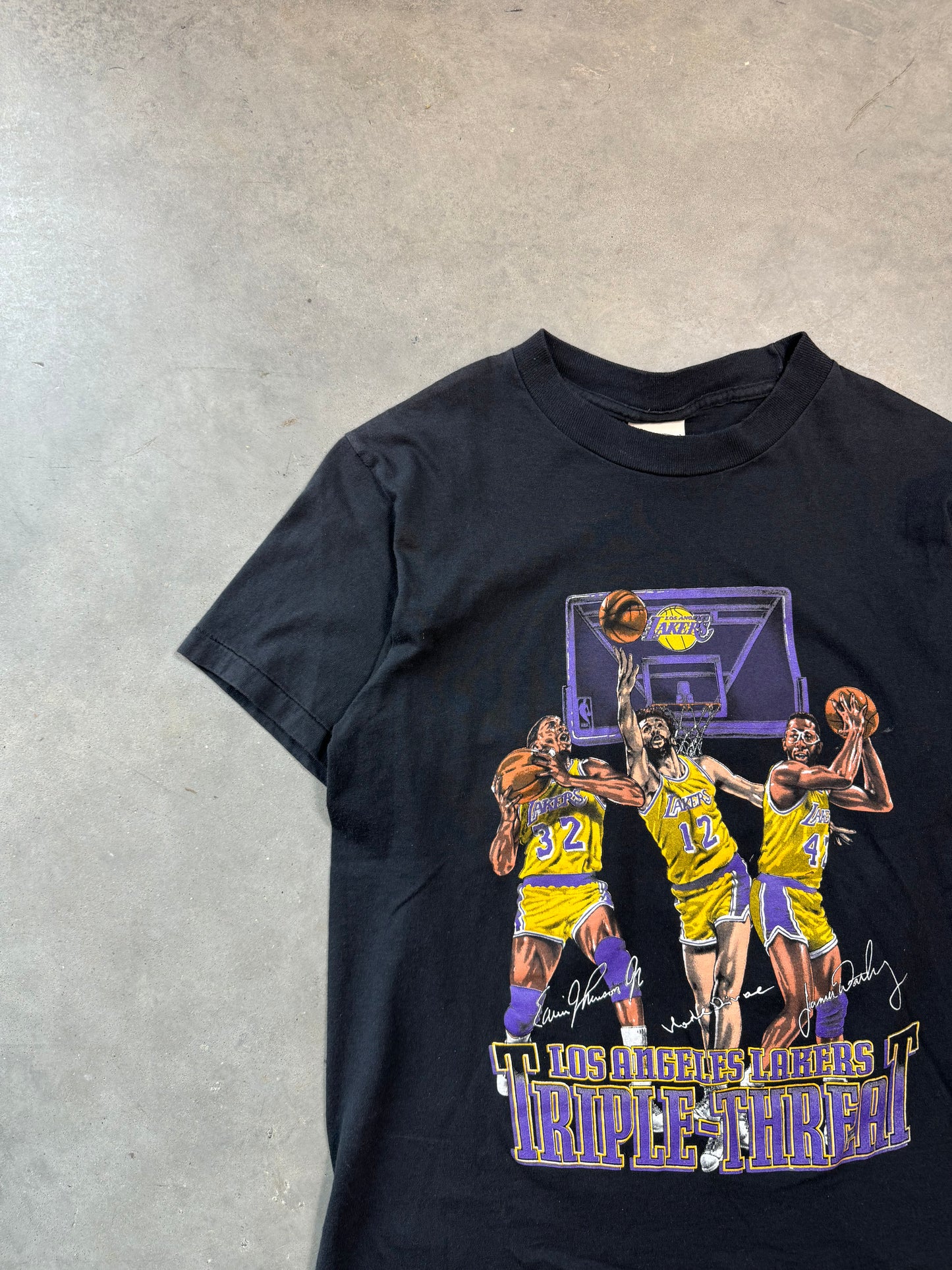 90’s Los Angeles Lakers Vintage Nutmeg Mills Triple Threat NBA Tee (Medium)